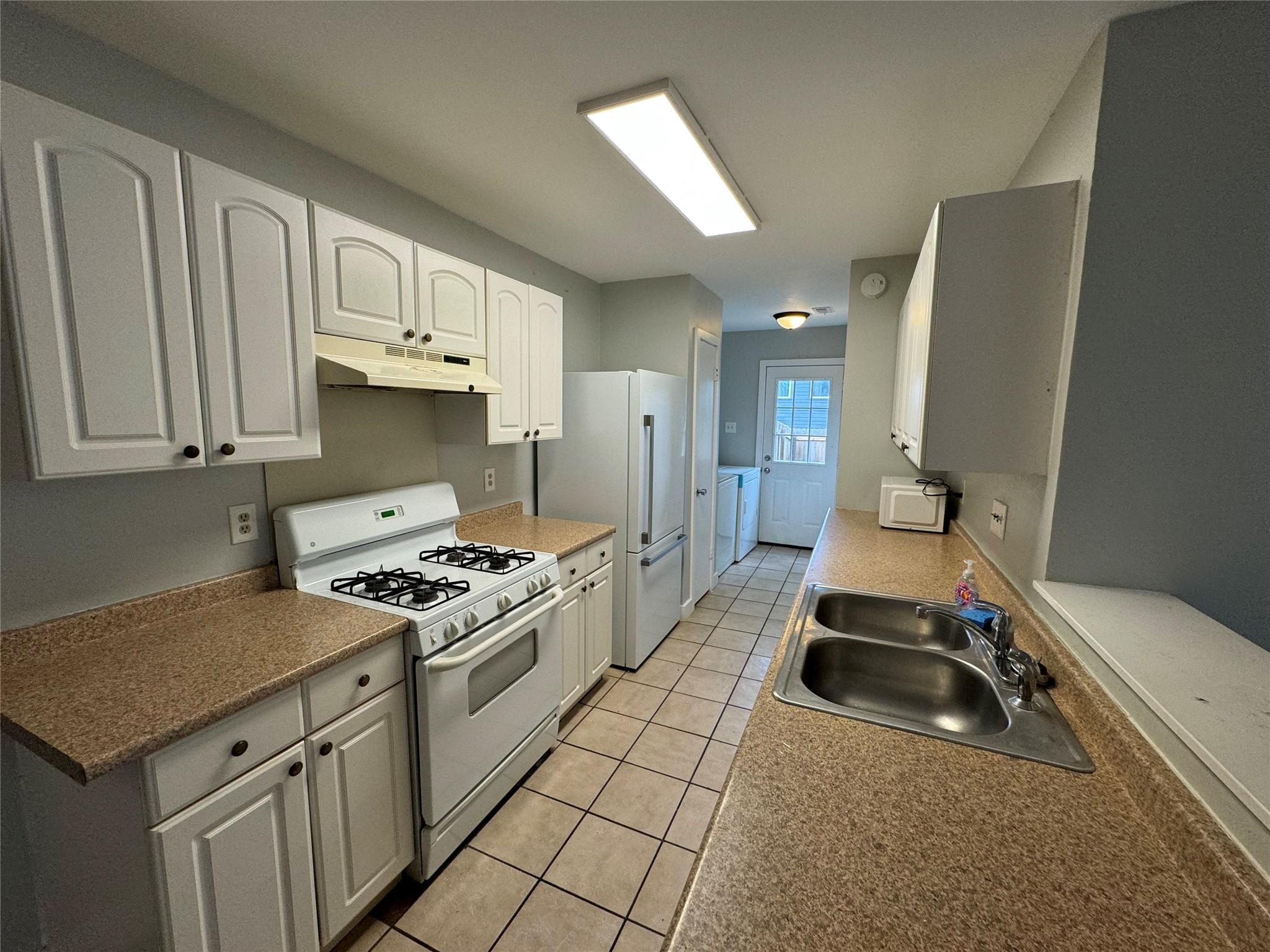 11910 Sunhillow BND