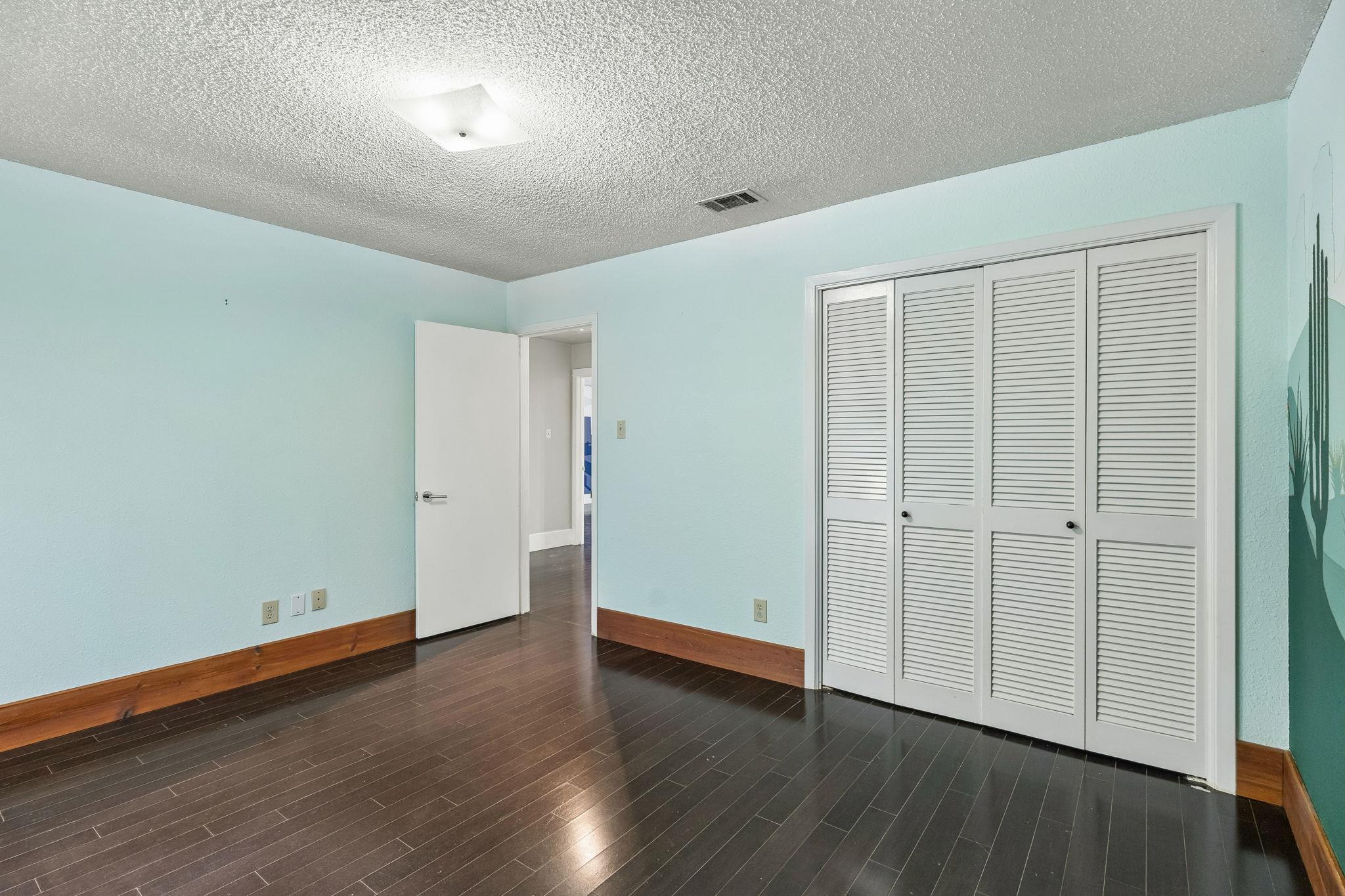 1501 Quail Crest DR