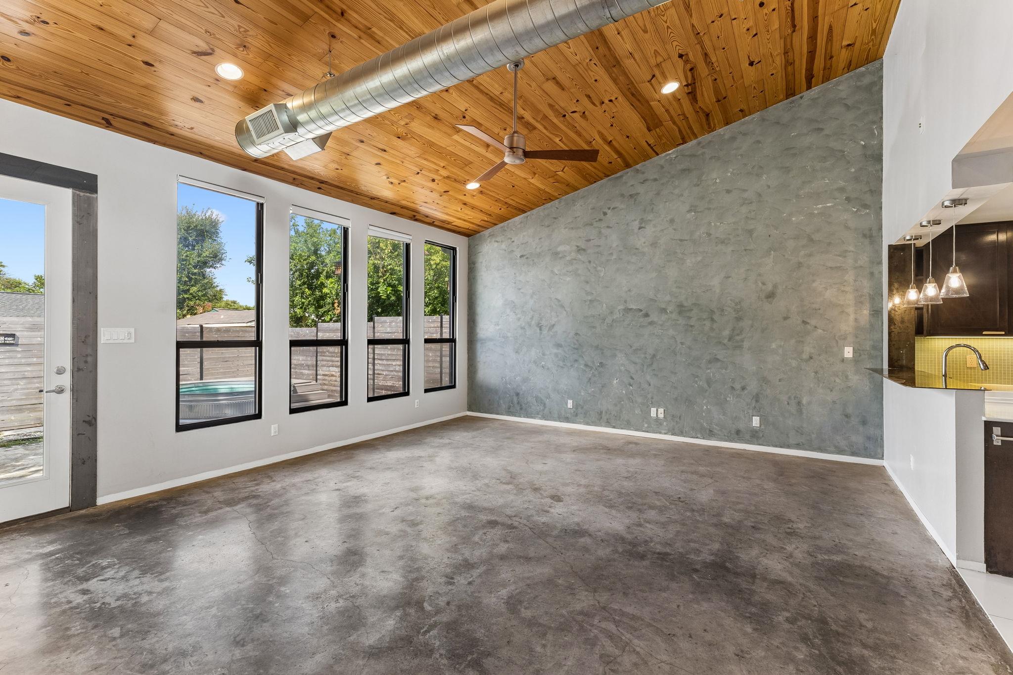 1501 Quail Crest DR