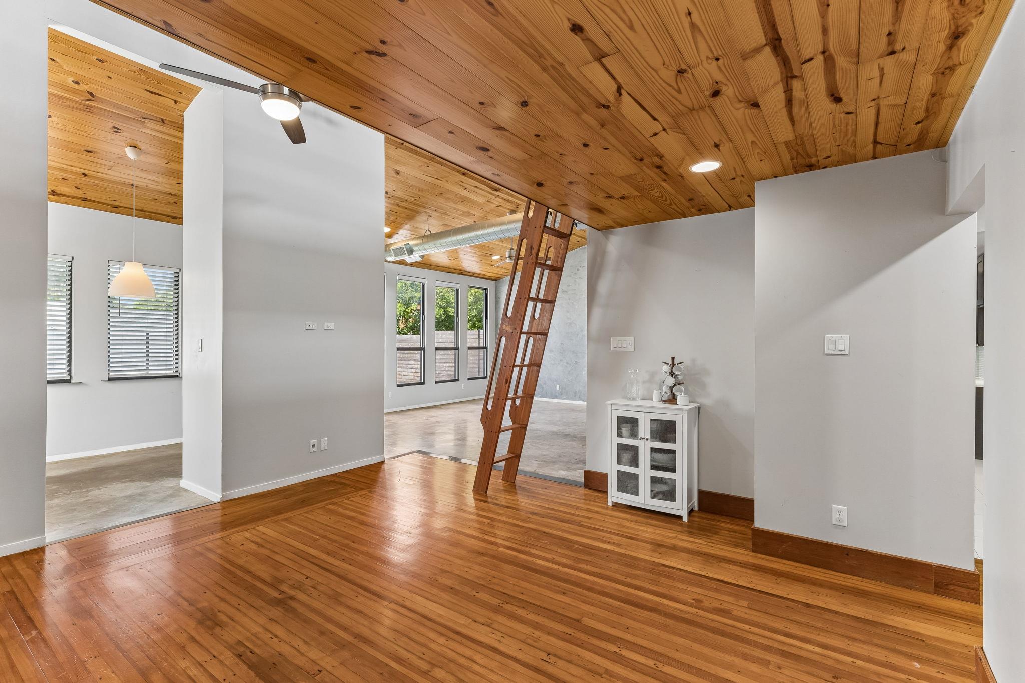 1501 Quail Crest DR