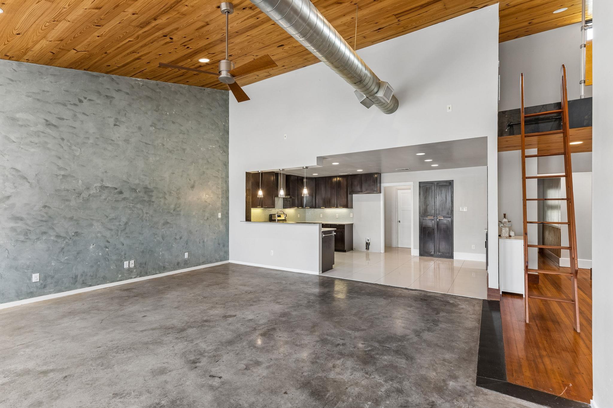 1501 Quail Crest DR
