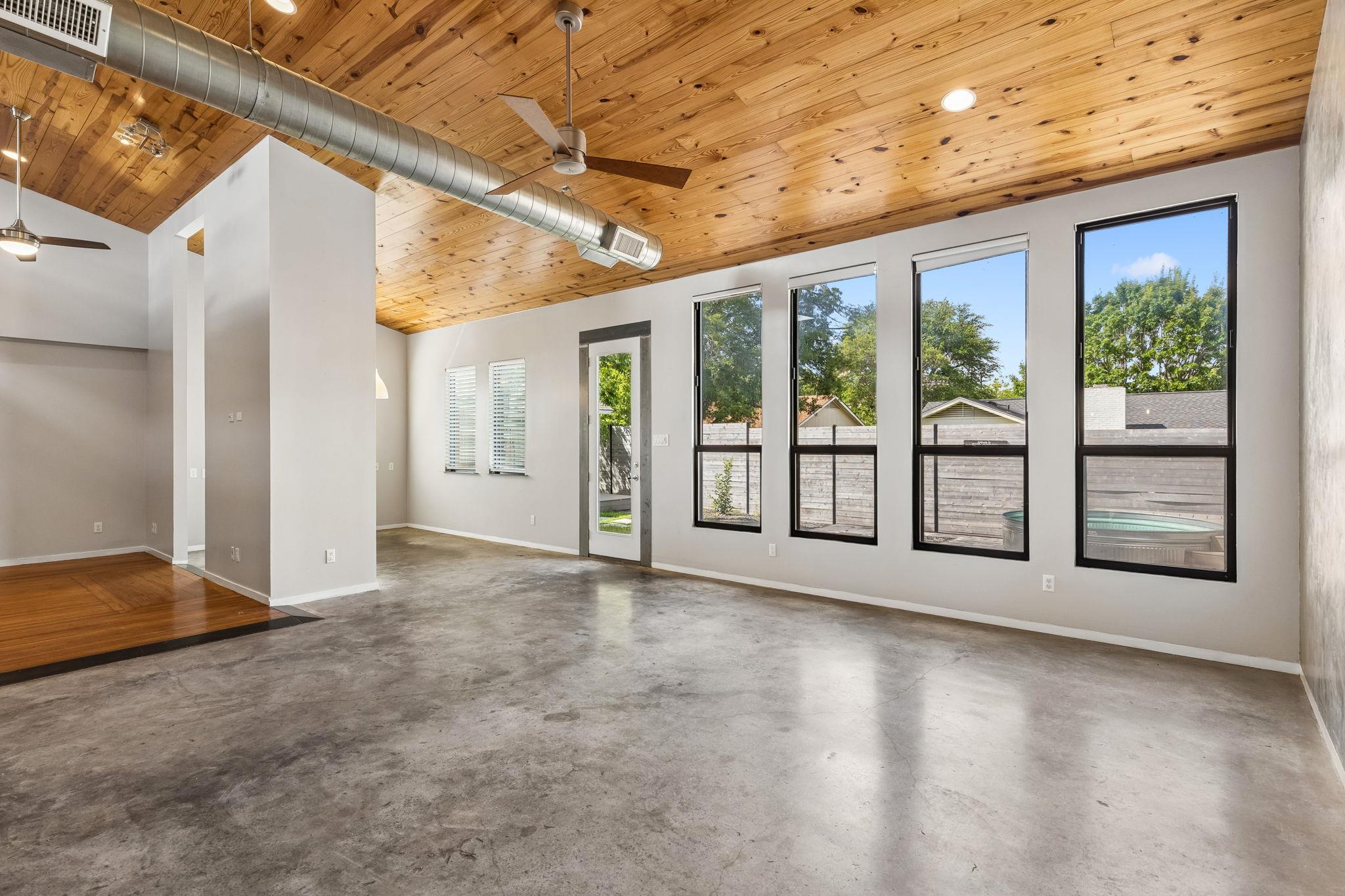 1501 Quail Crest DR