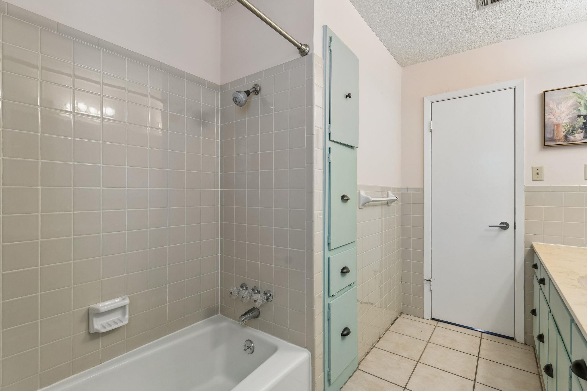 1501 Quail Crest DR