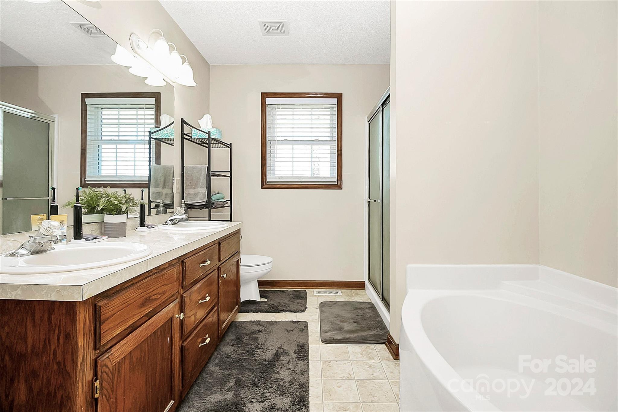 1092 Hall Spencer Road