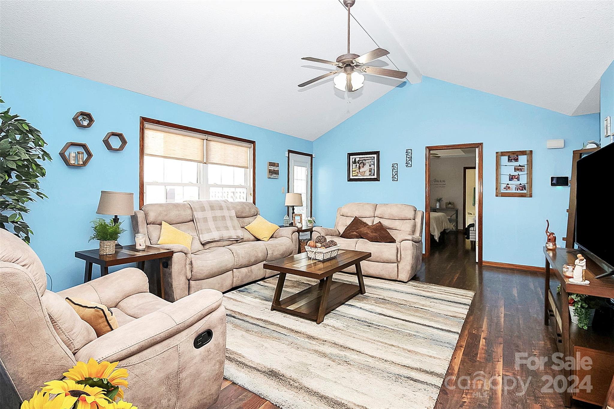 1092 Hall Spencer Road
