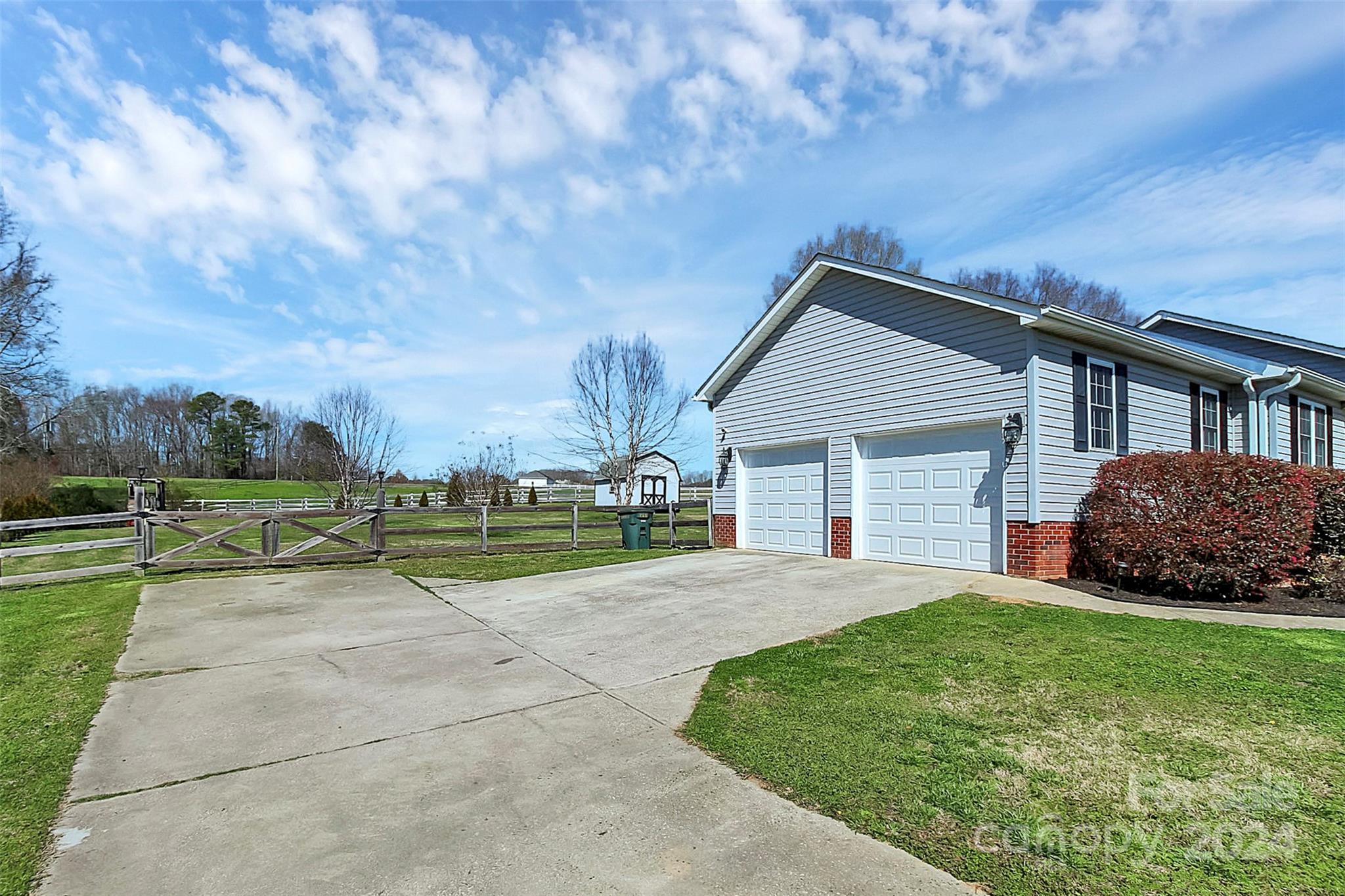 1092 Hall Spencer Road