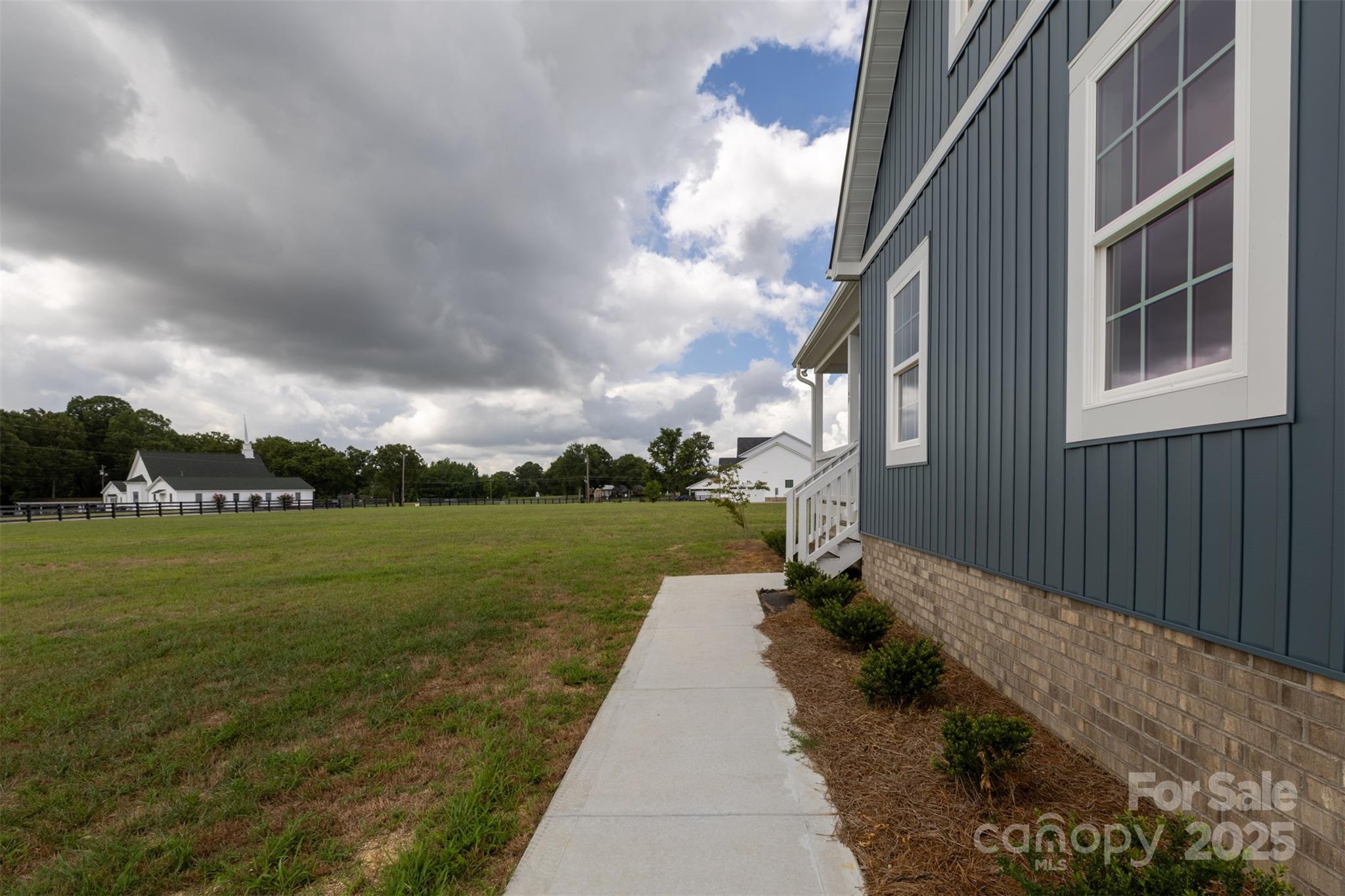 1169 Philbeck Road Unit: 12