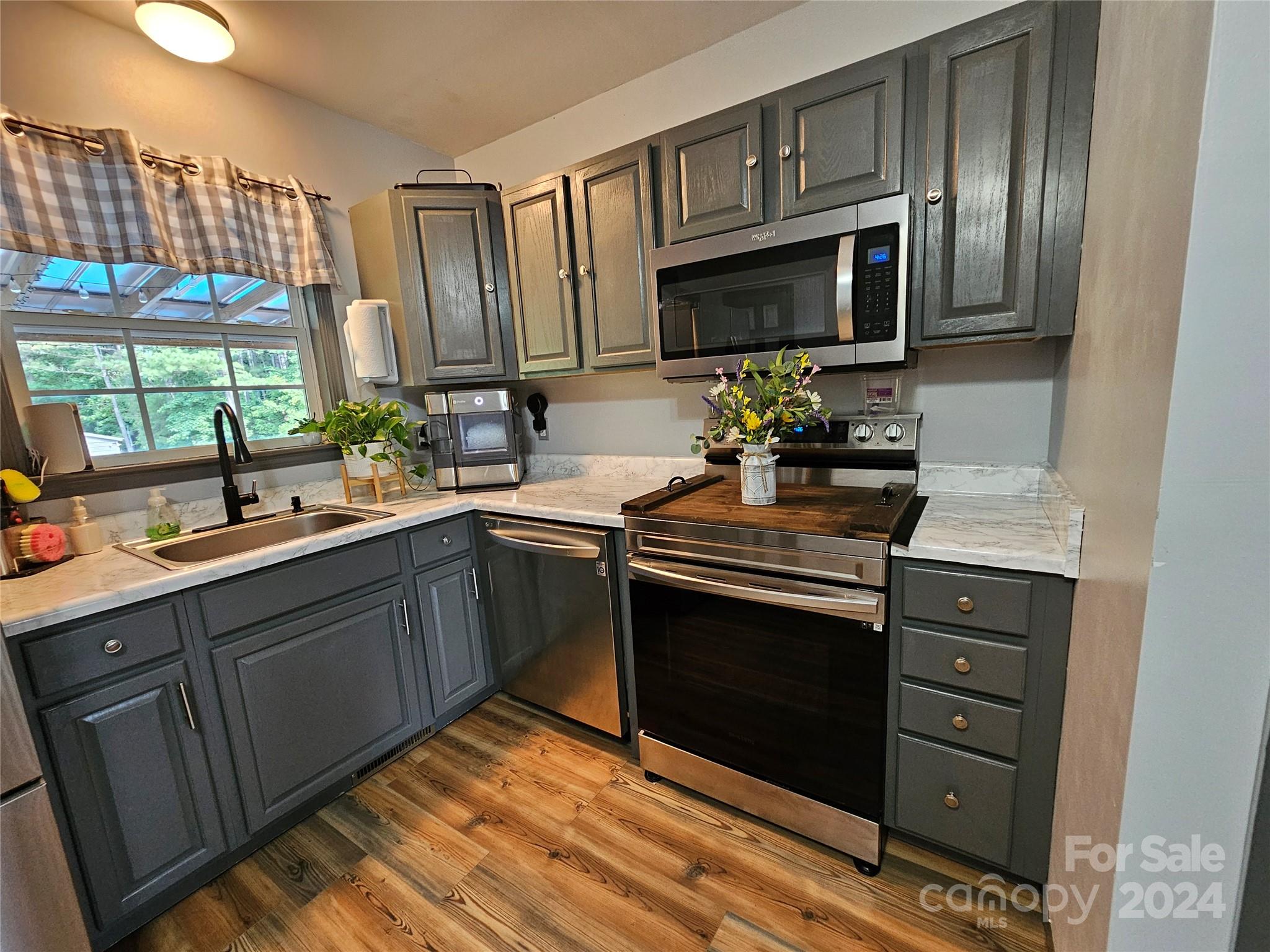 1099 Golden Maple Lane Unit: 28B