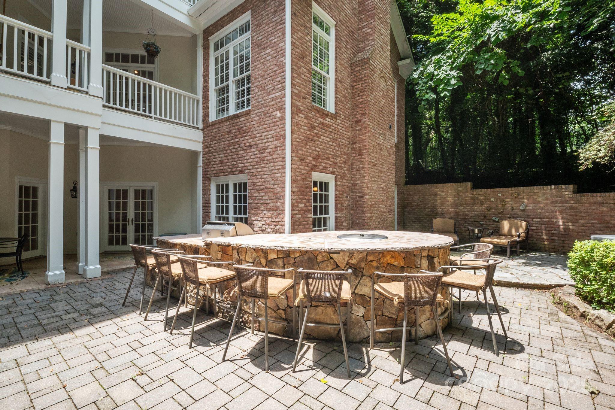 3819 Gleneagles Road