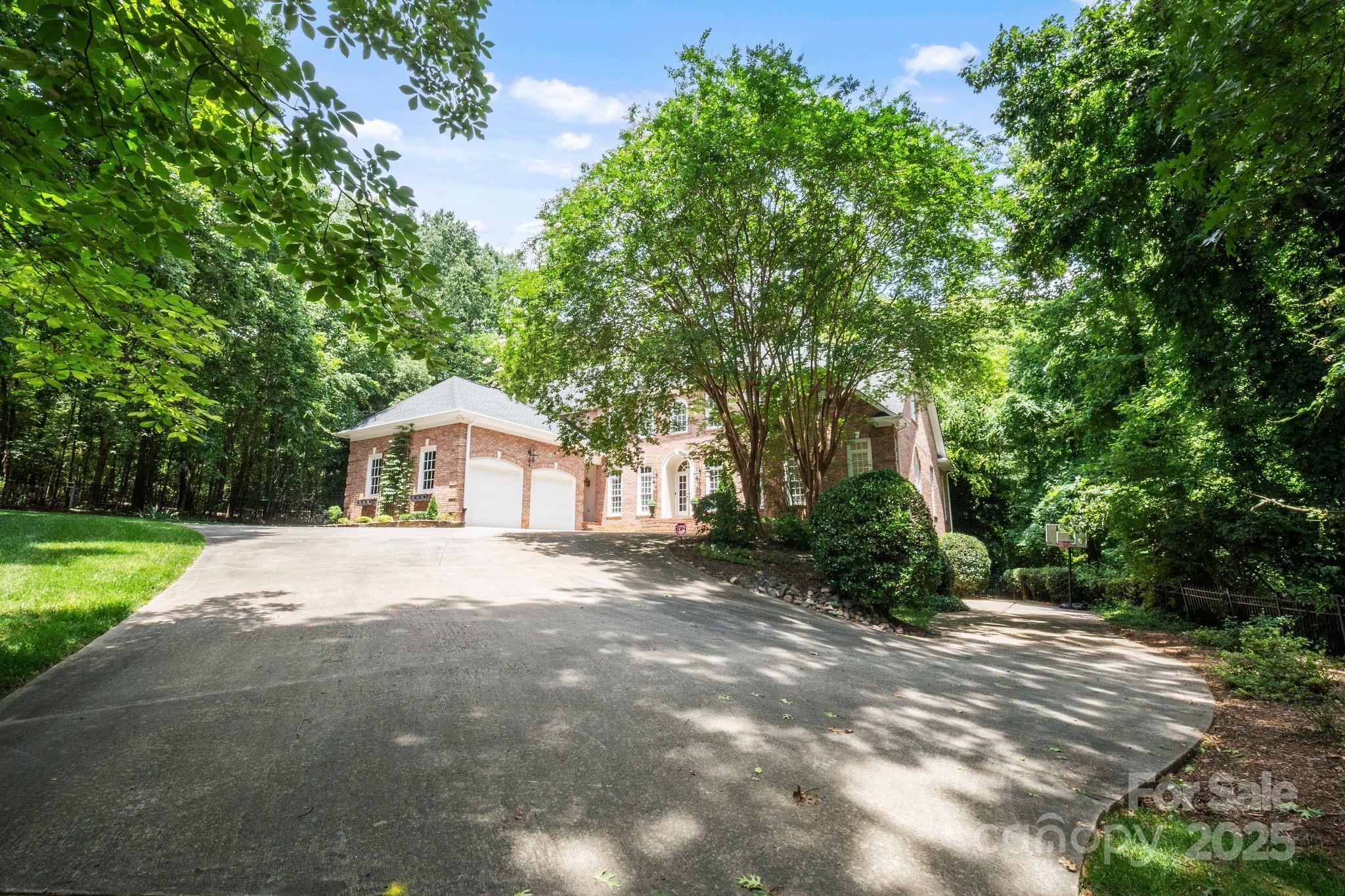 3819 Gleneagles Road