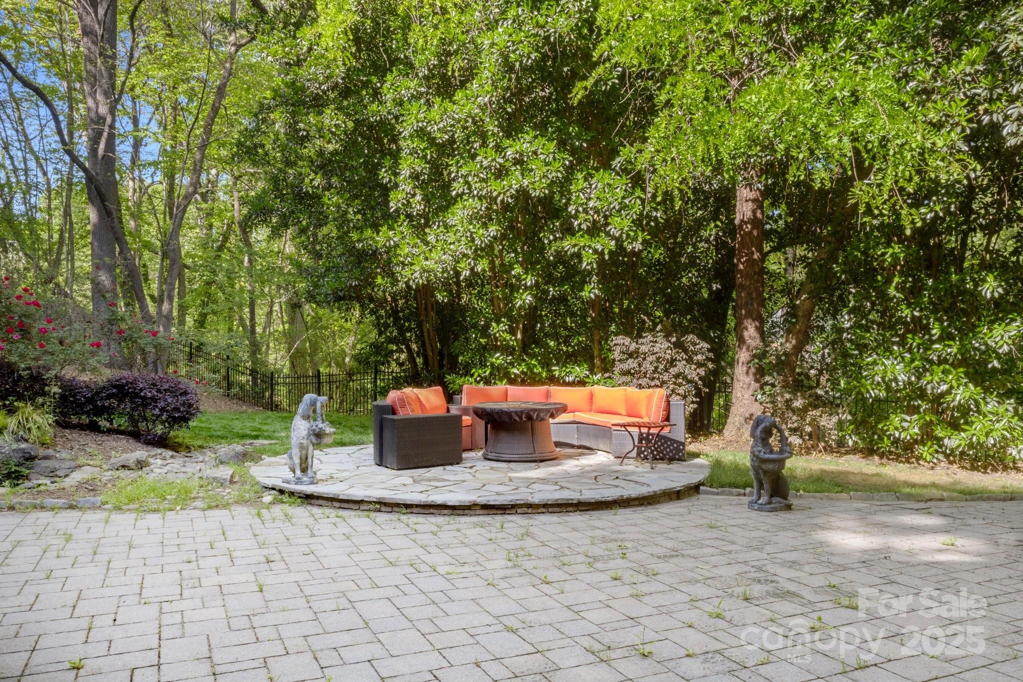 3819 Gleneagles Road