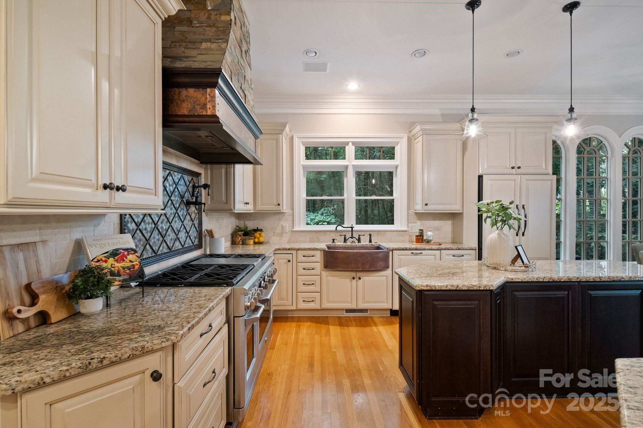 3819 Gleneagles Road