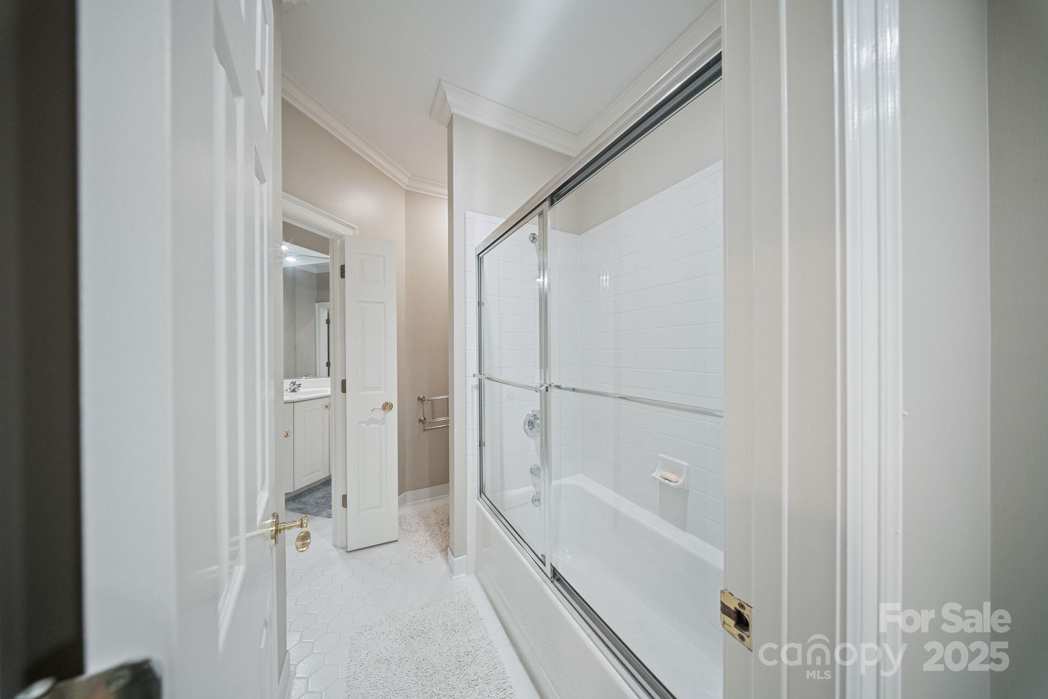 3819 Gleneagles Road