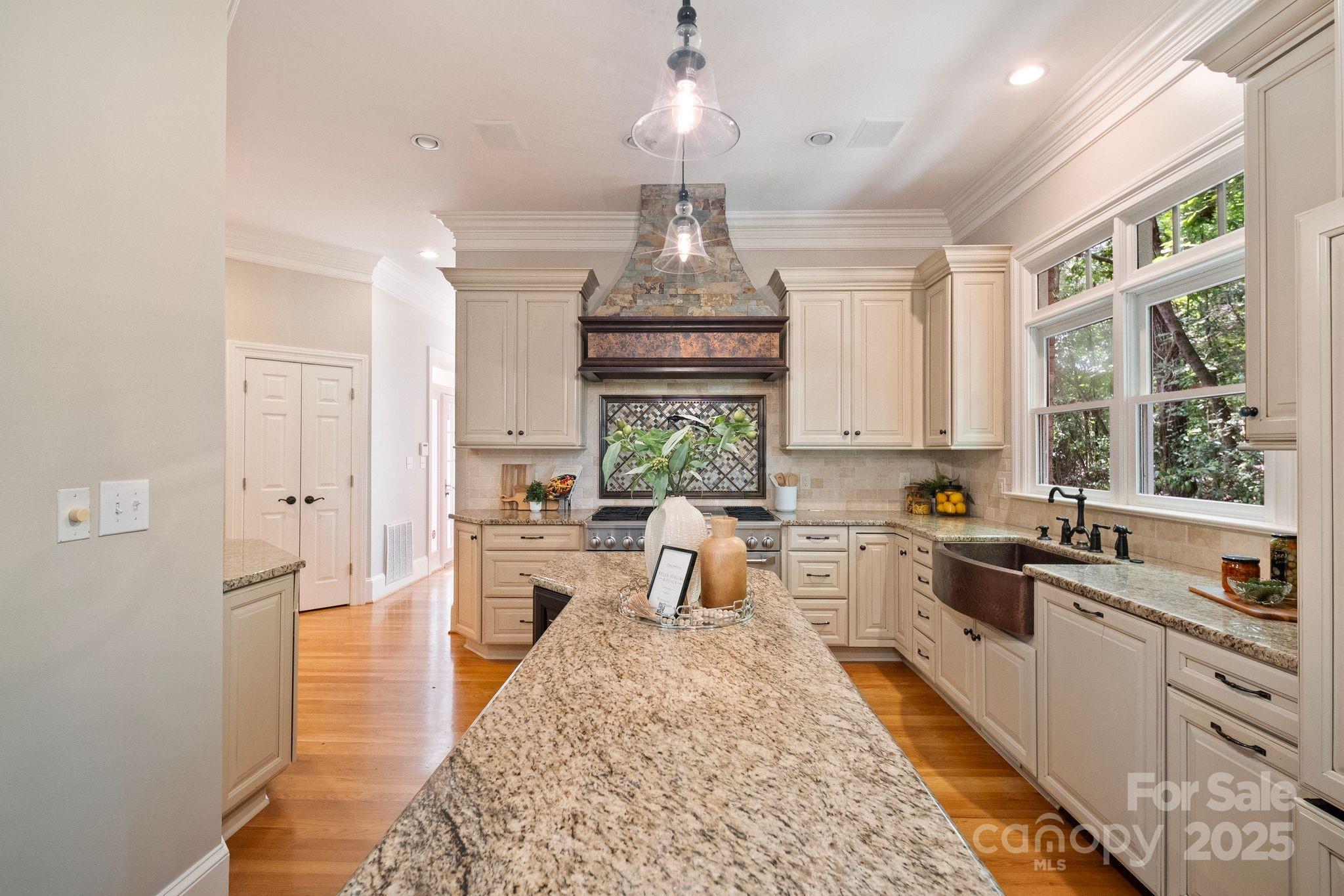 3819 Gleneagles Road