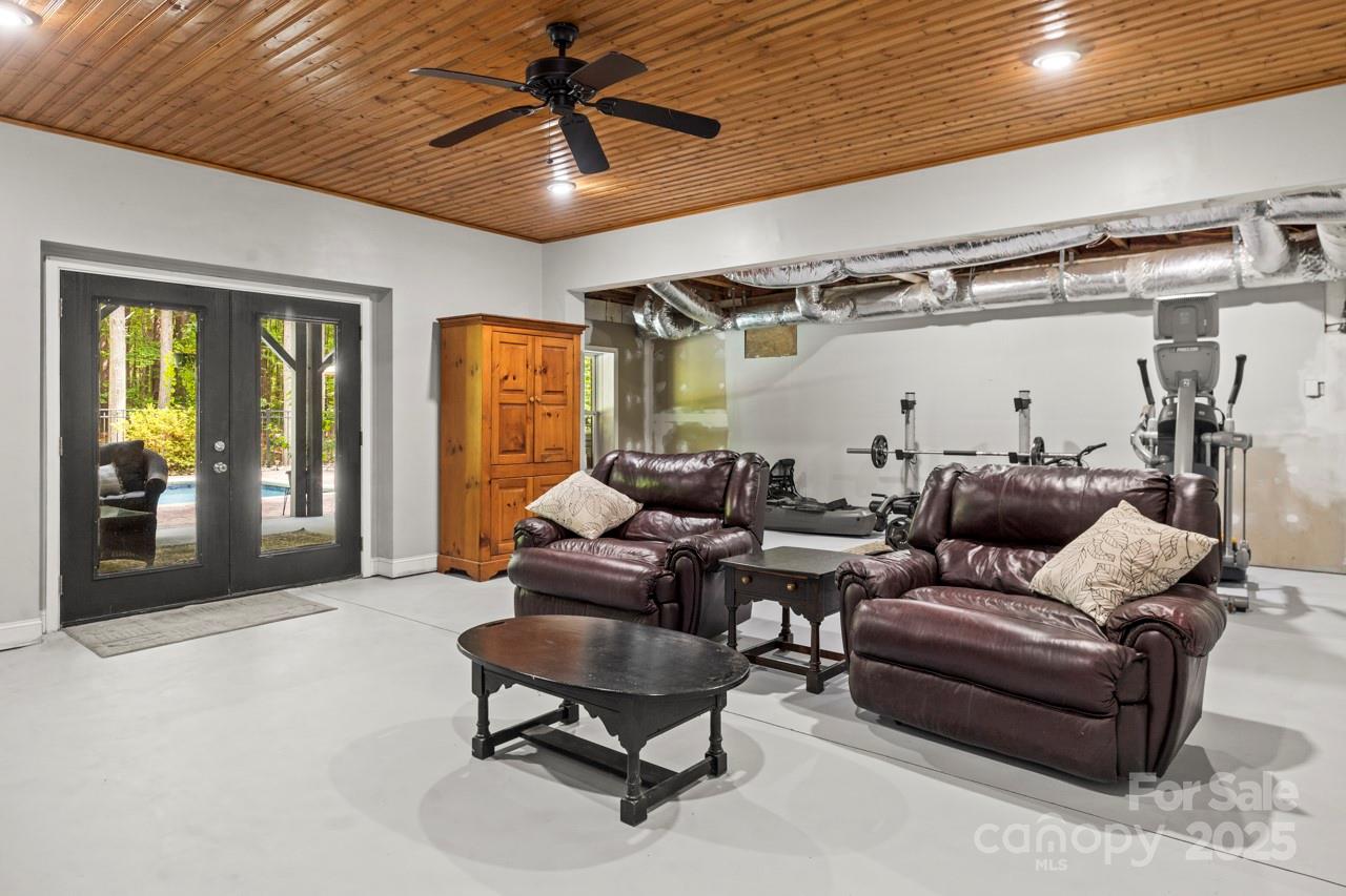 1956 Forest Ridge Drive