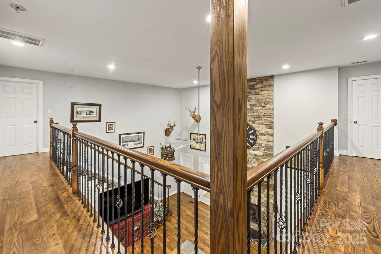 1956 Forest Ridge Drive