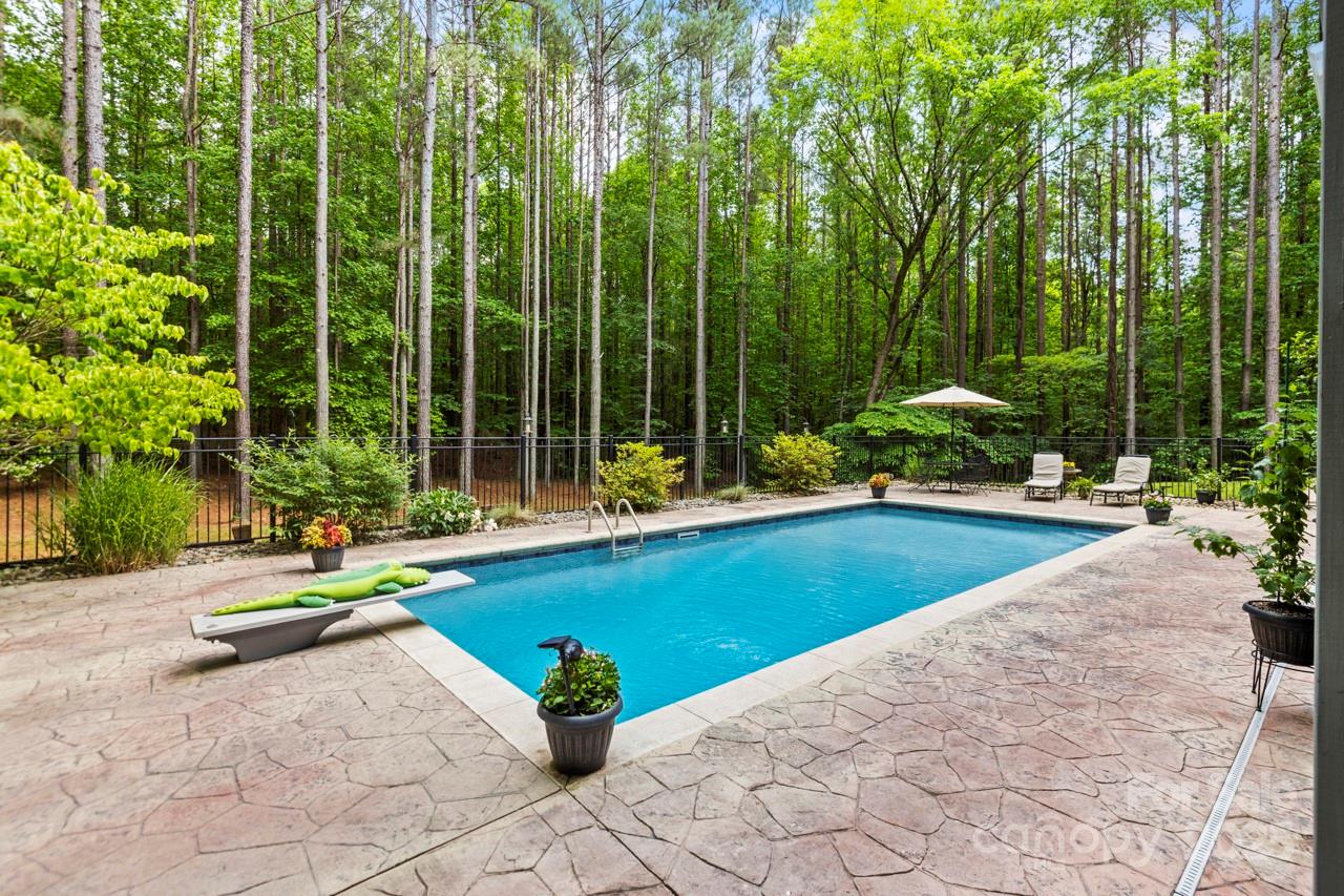 1956 Forest Ridge Drive