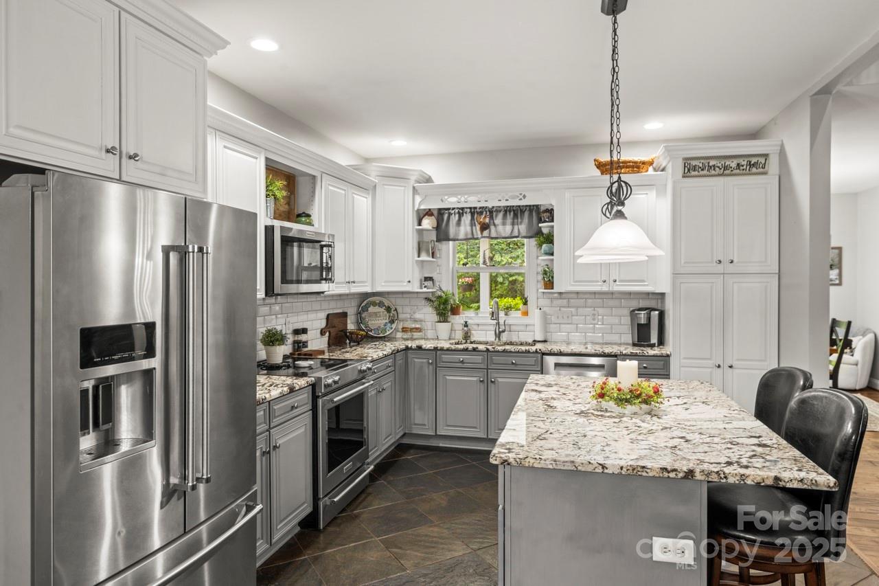 1956 Forest Ridge Drive