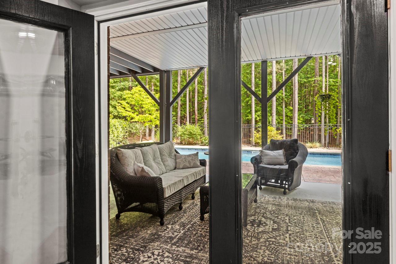 1956 Forest Ridge Drive