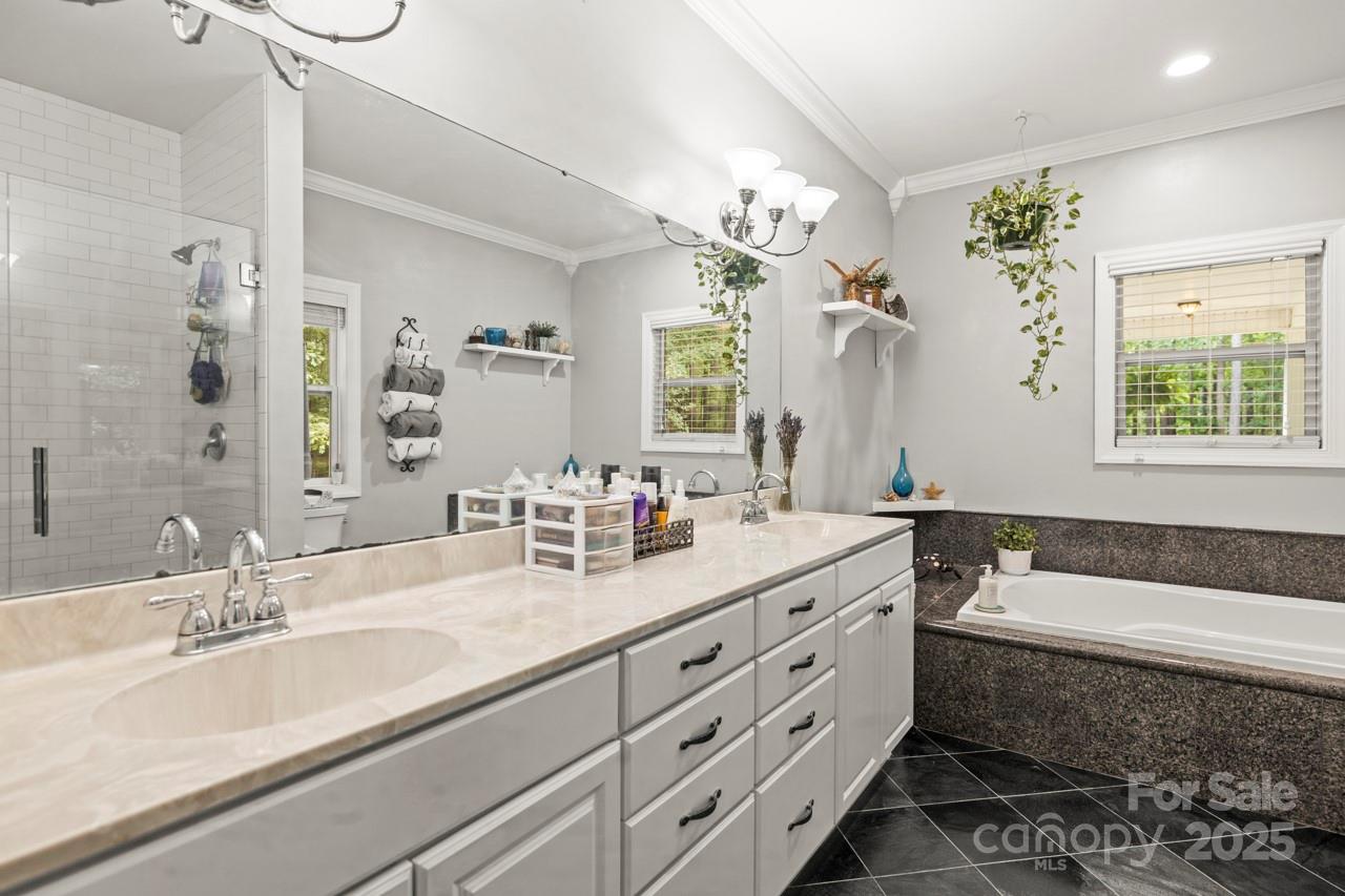 1956 Forest Ridge Drive