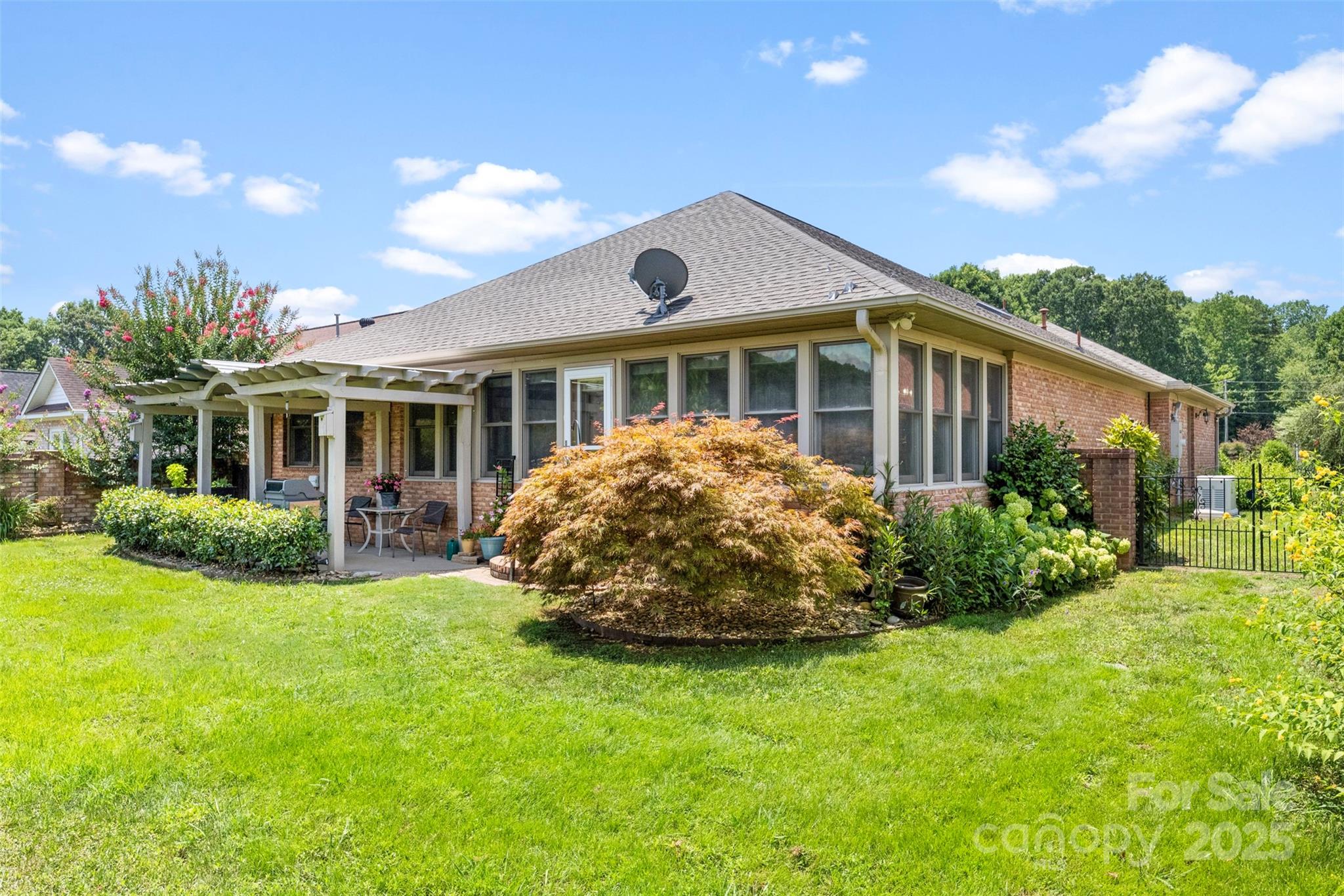 512 Scarboro Lane