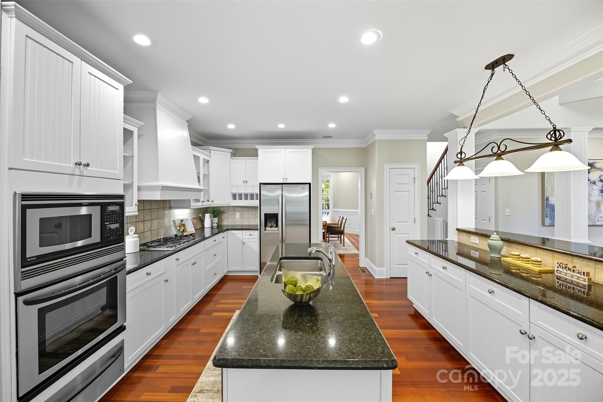 807 Land Grant Court