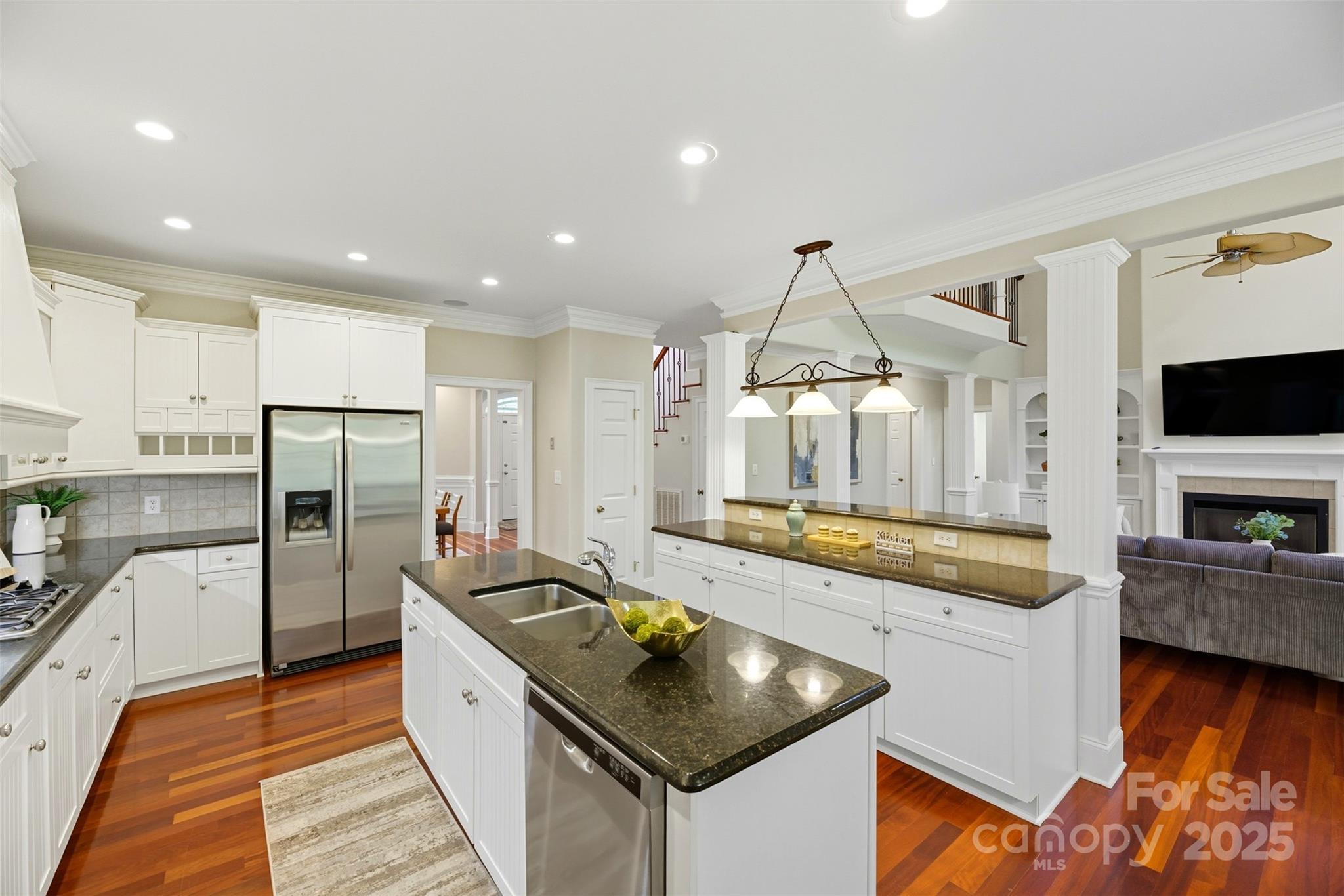 807 Land Grant Court