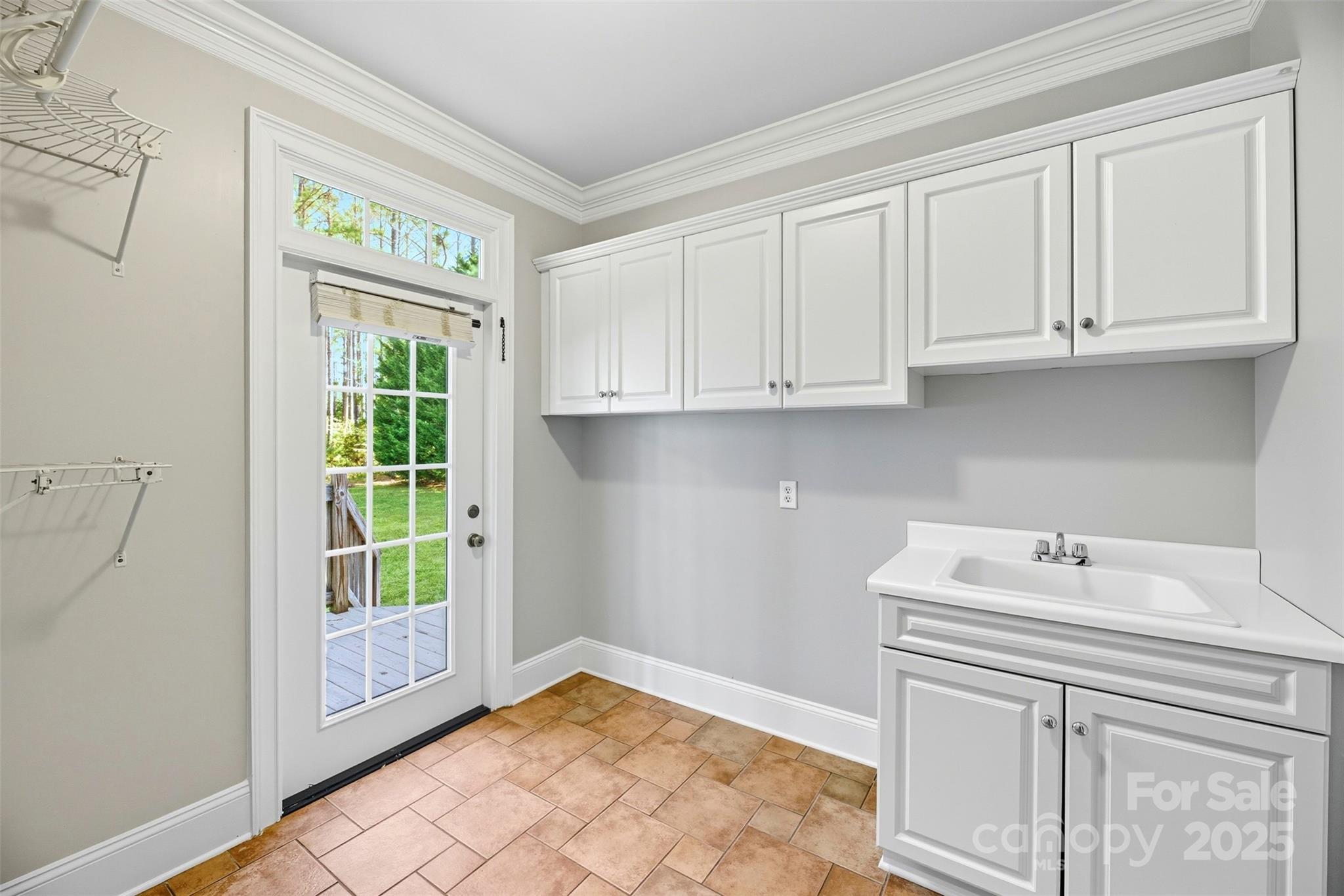 807 Land Grant Court