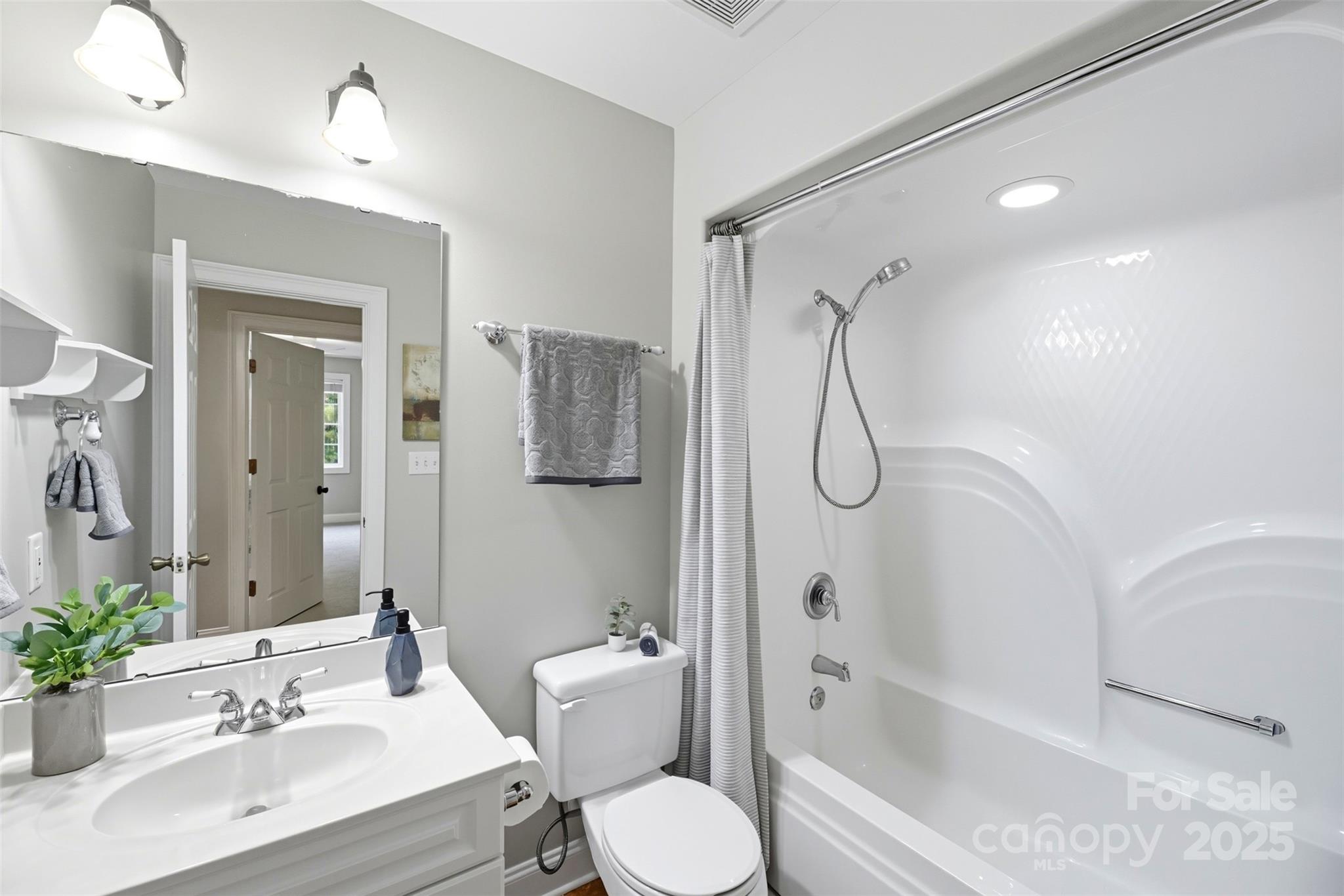807 Land Grant Court