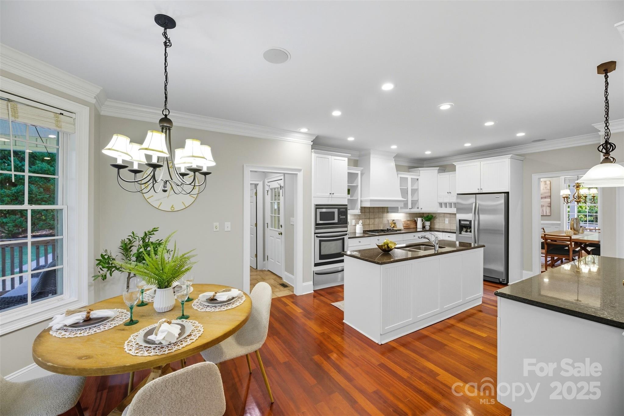 807 Land Grant Court