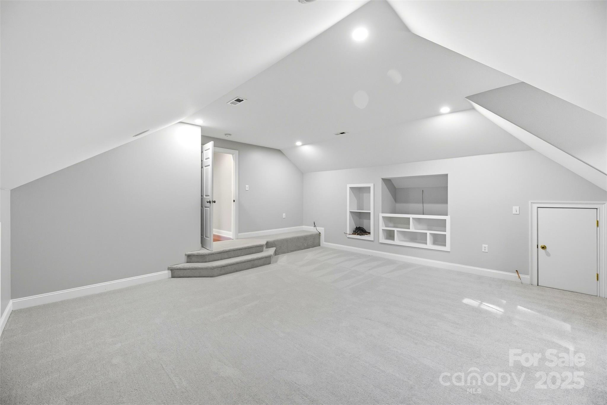 807 Land Grant Court