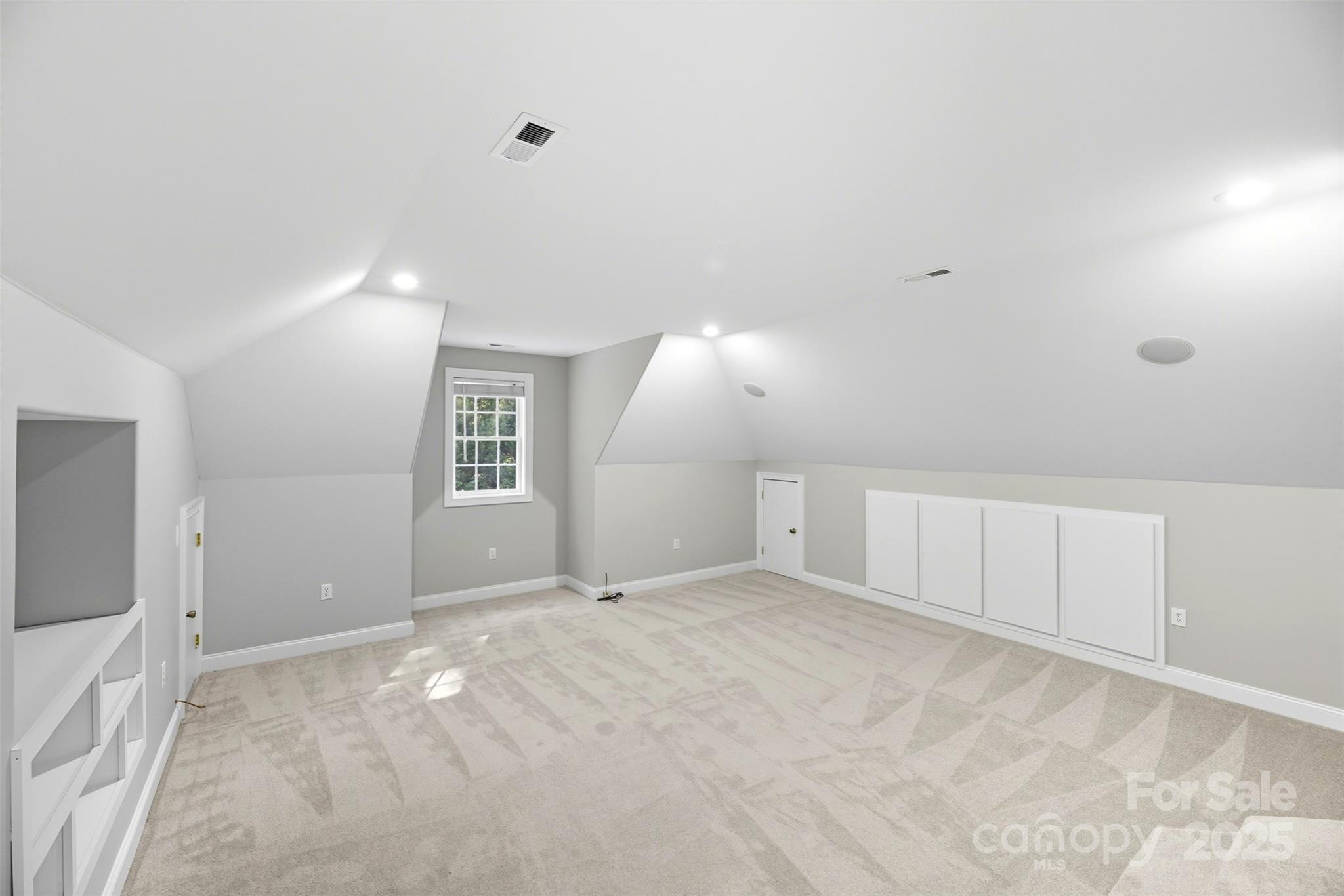 807 Land Grant Court