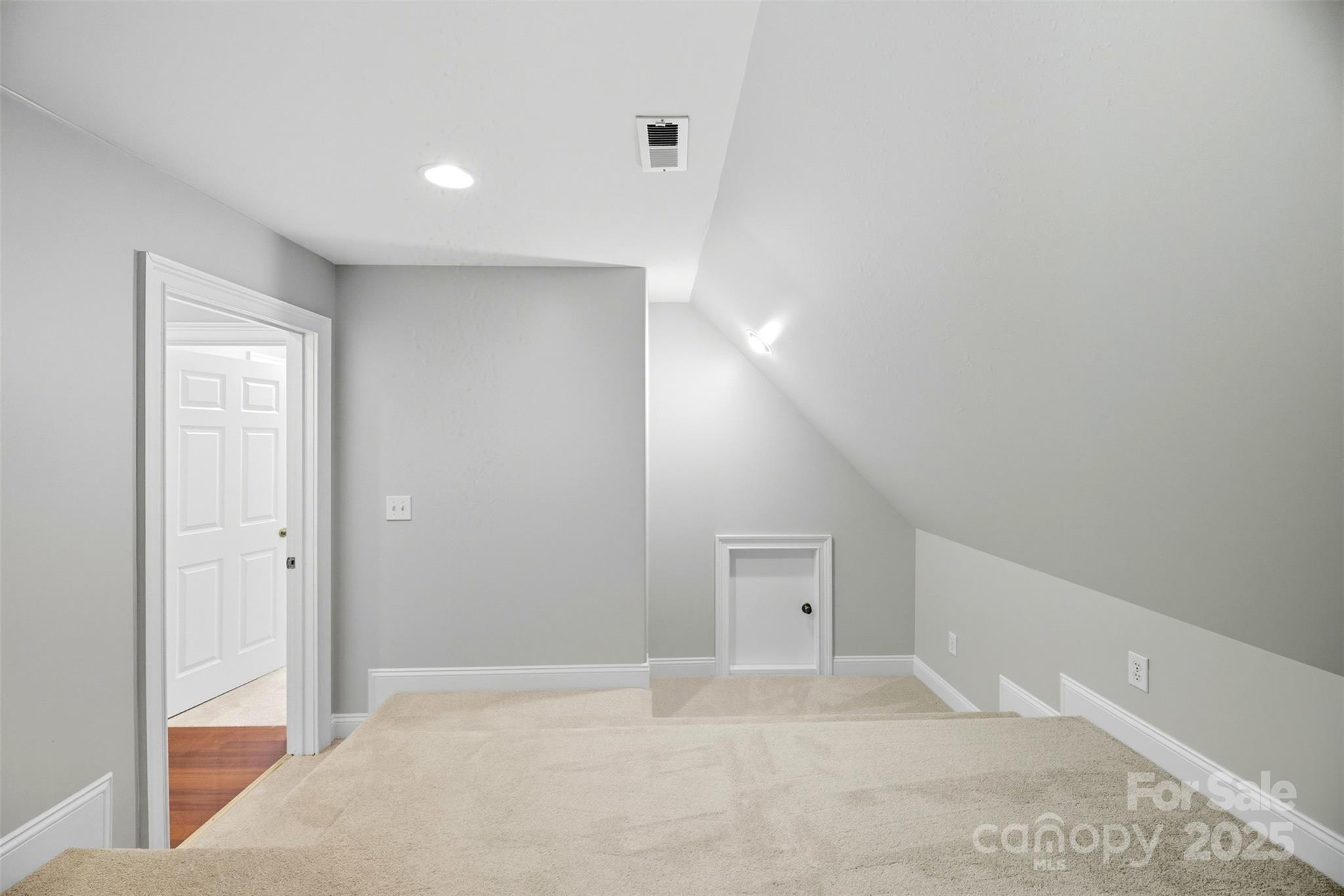 807 Land Grant Court