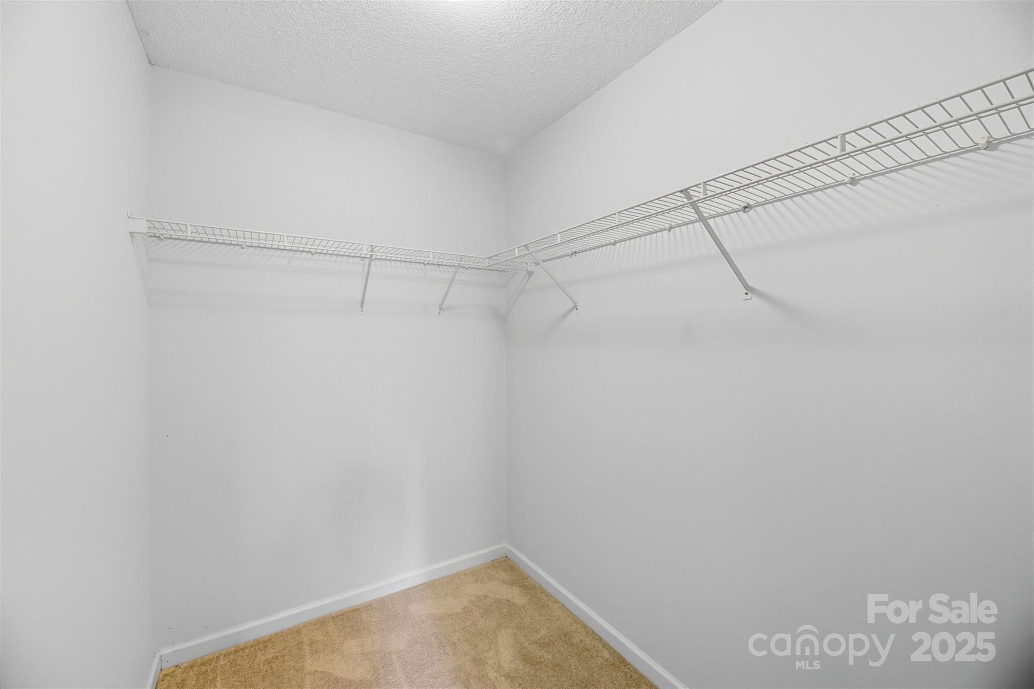 2290 Kestrel Drive