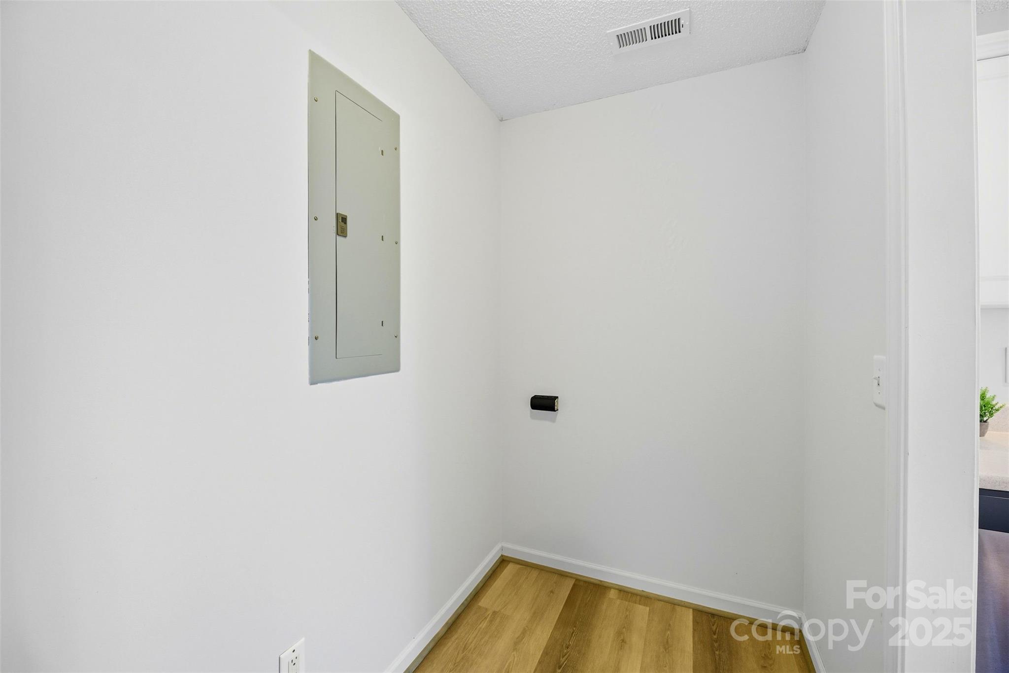 2290 Kestrel Drive