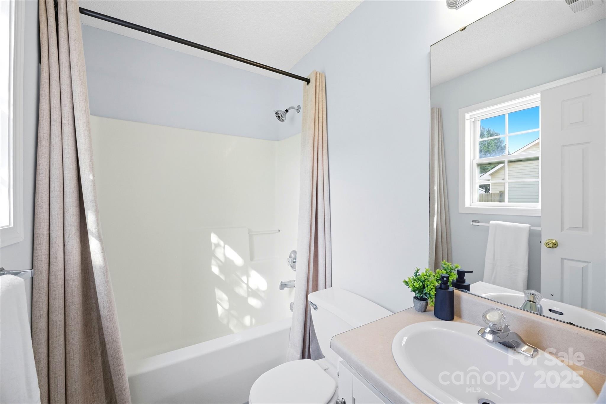 2290 Kestrel Drive