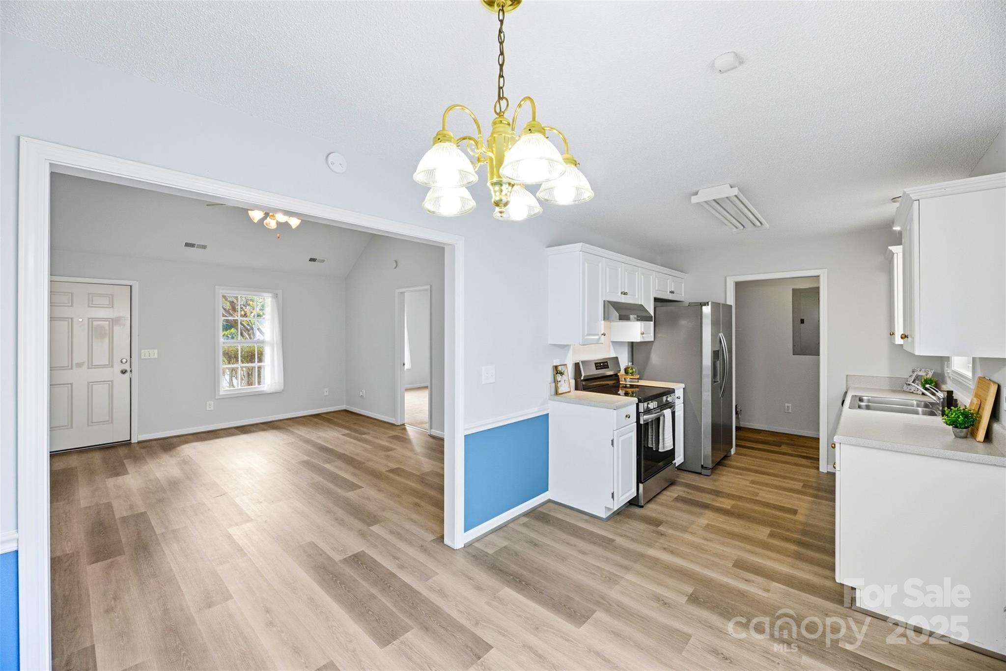 2290 Kestrel Drive