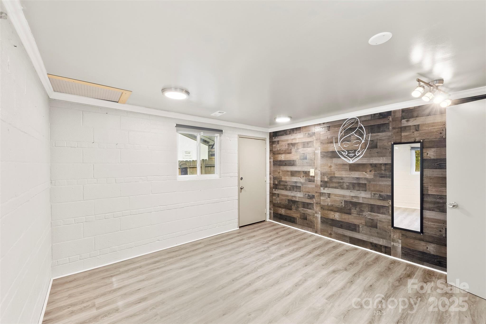 1518 Lynhurst Drive