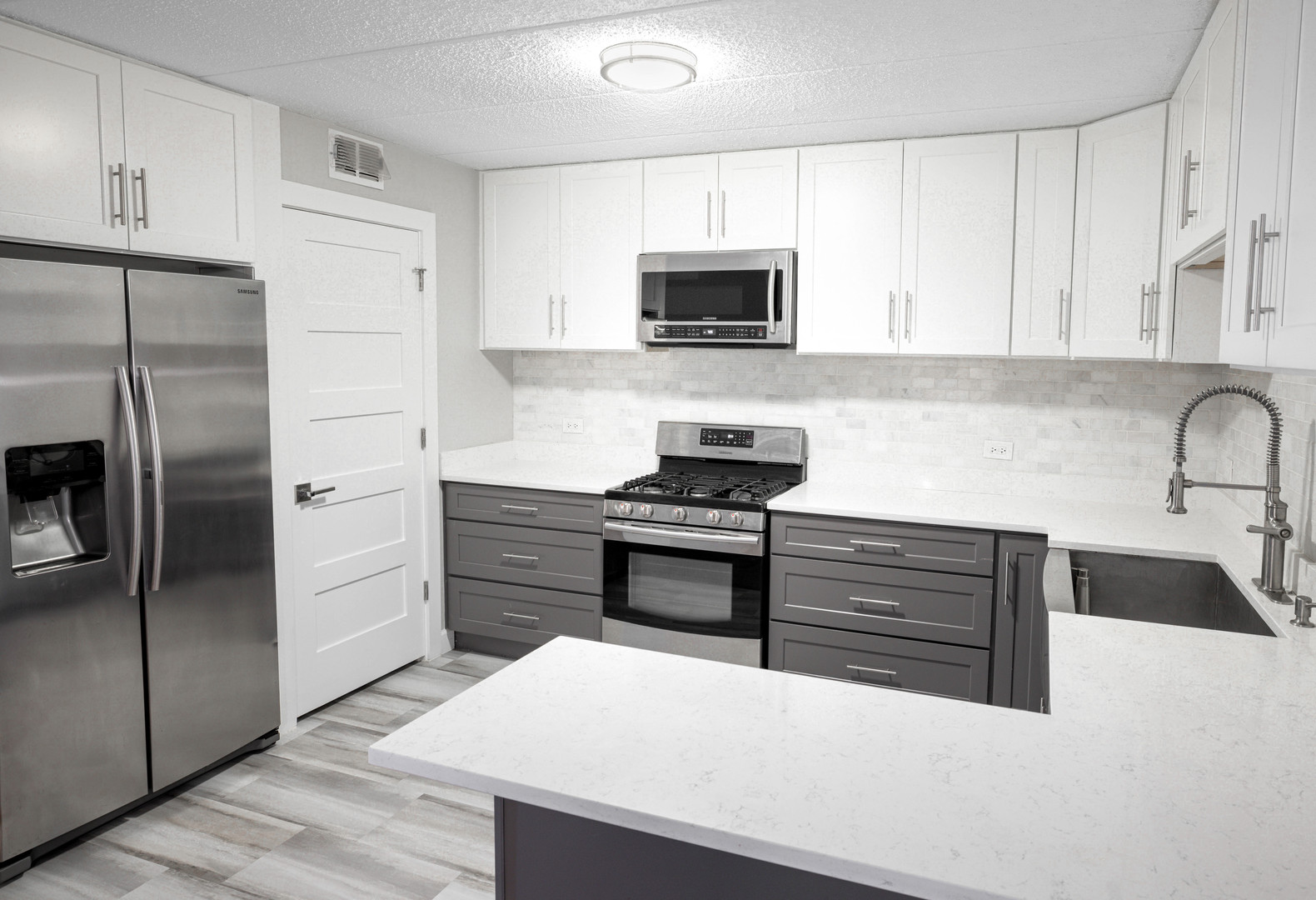 10351 MENARD Avenue Unit: 315