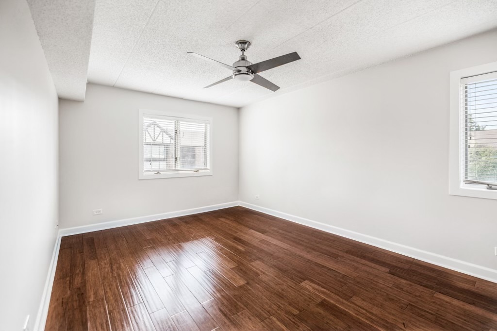 10351 MENARD Avenue Unit: 315