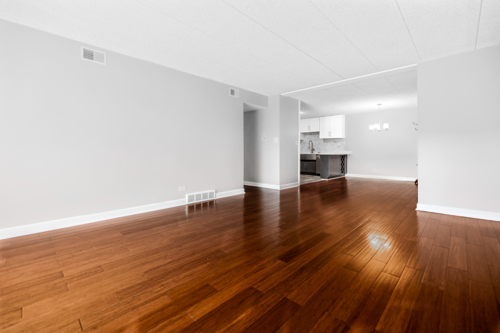 10351 MENARD Avenue Unit: 315