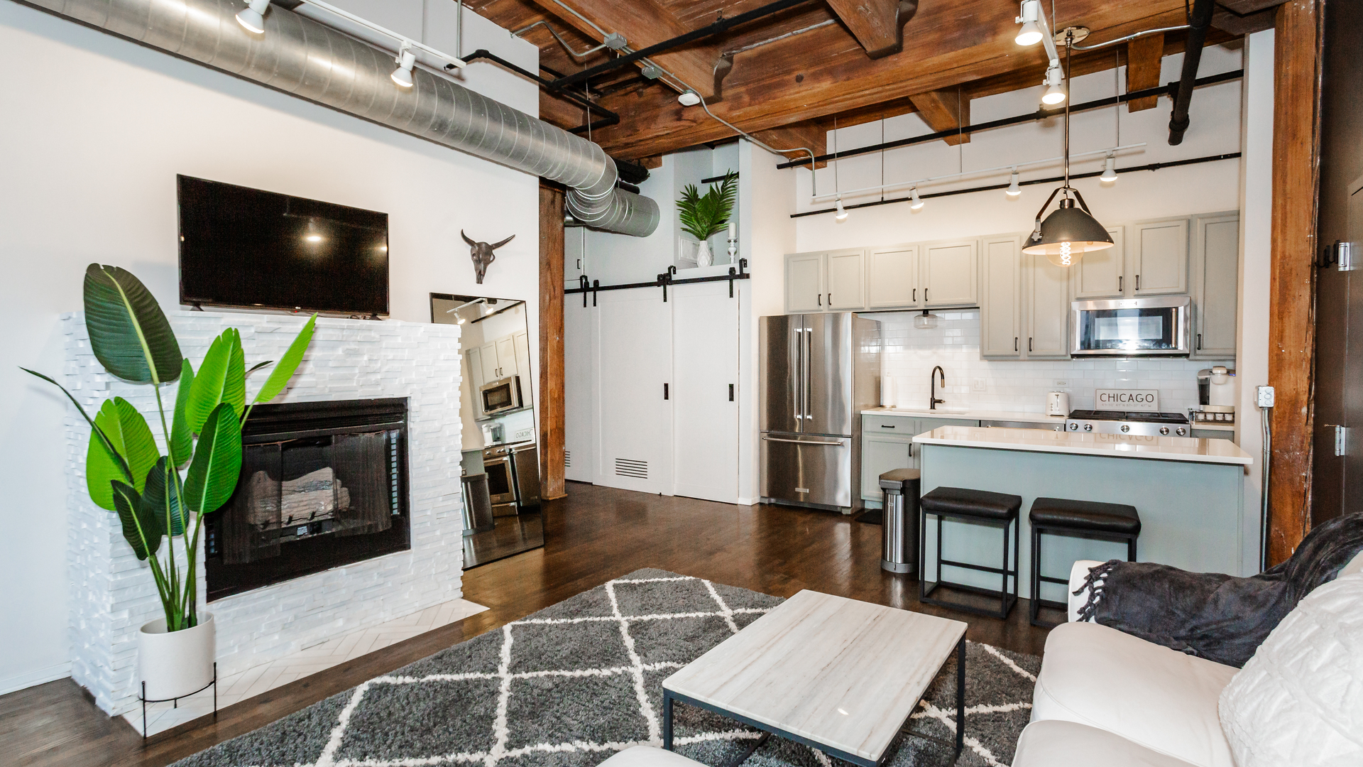 1500 W Monroe Street Unit: 620