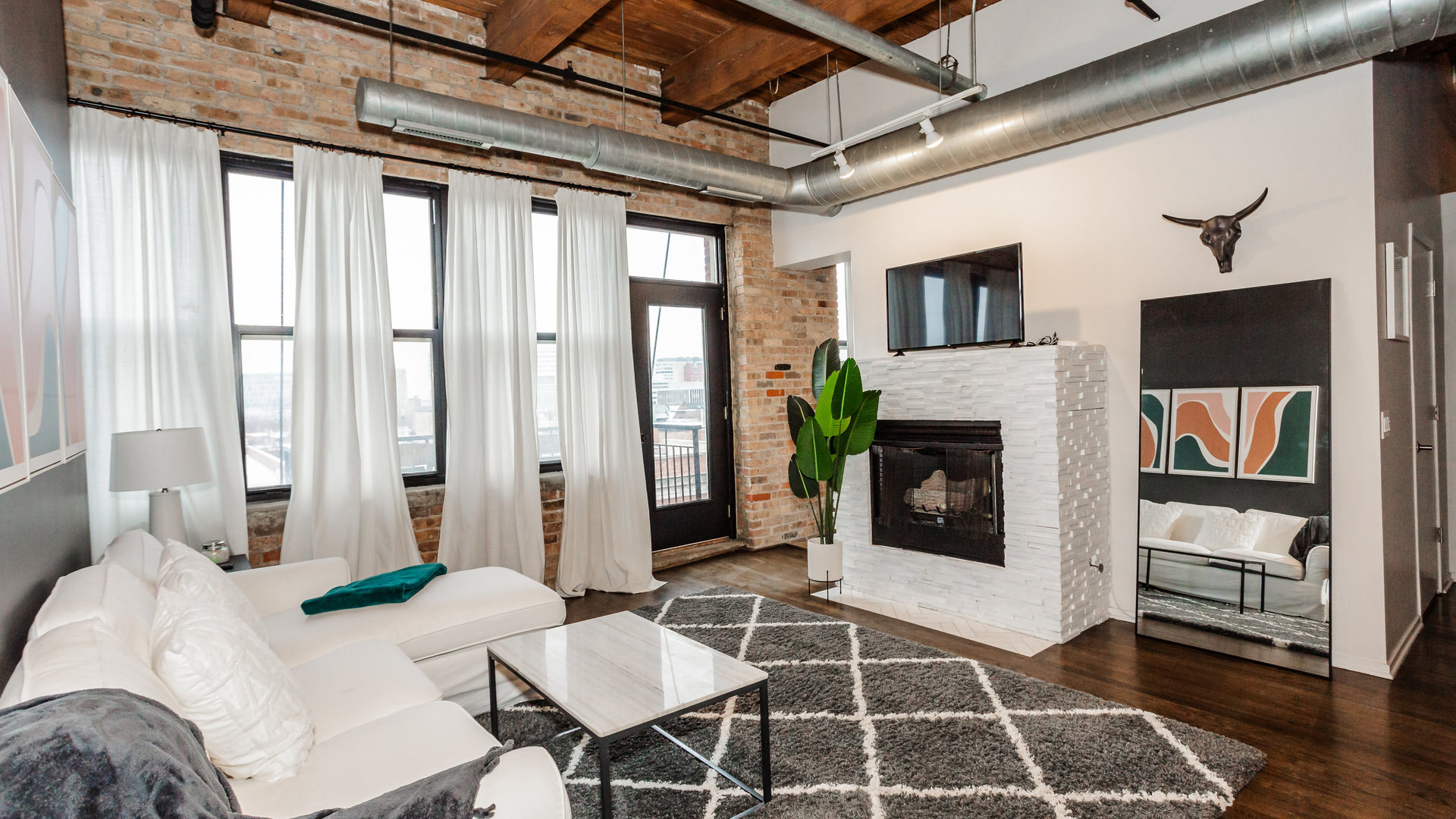 1500 W Monroe Street Unit: 620