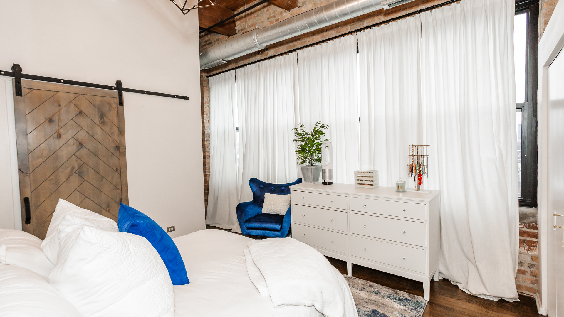 1500 W Monroe Street Unit: 620