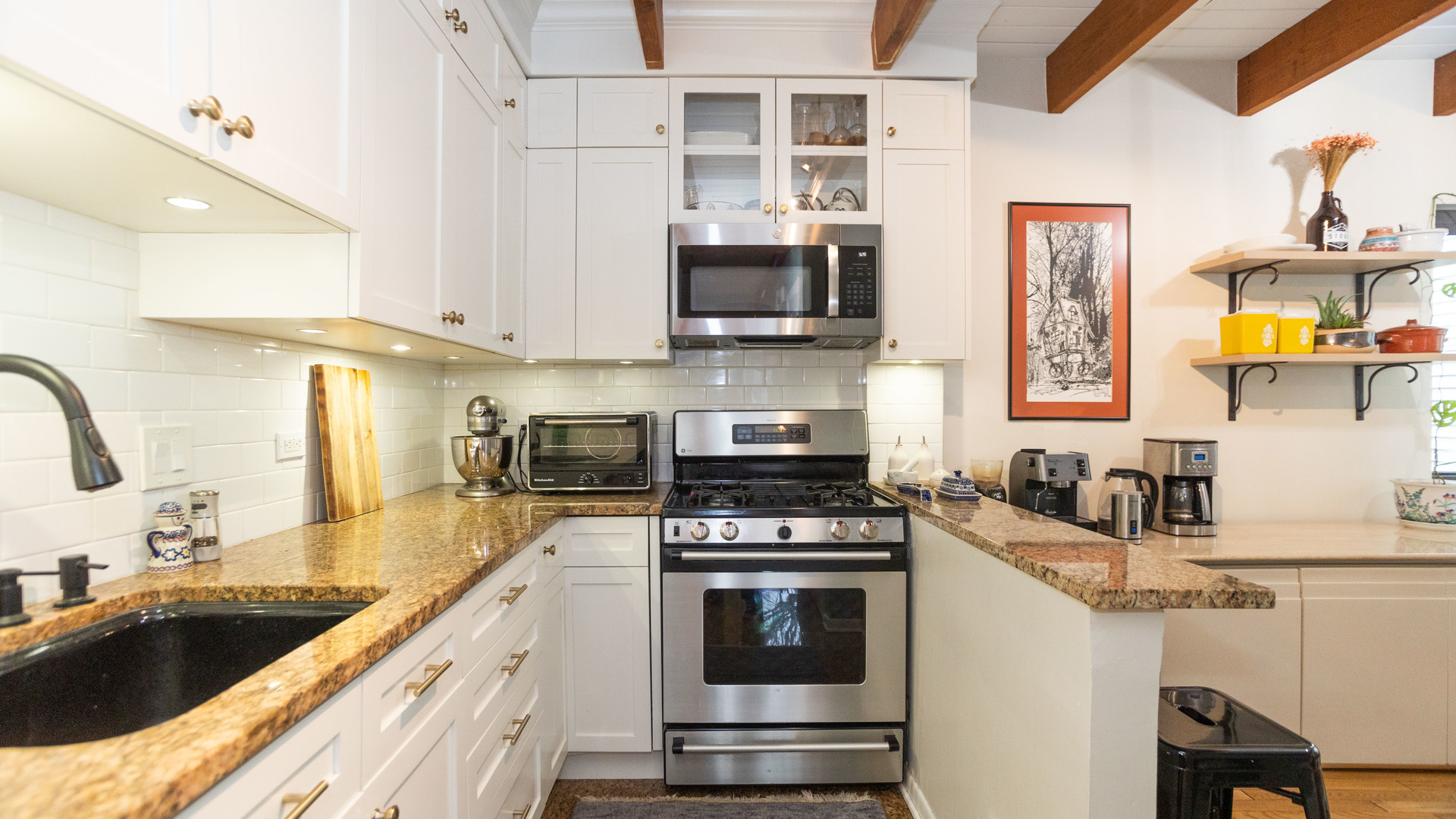 2646 N WAYNE Avenue Unit: A