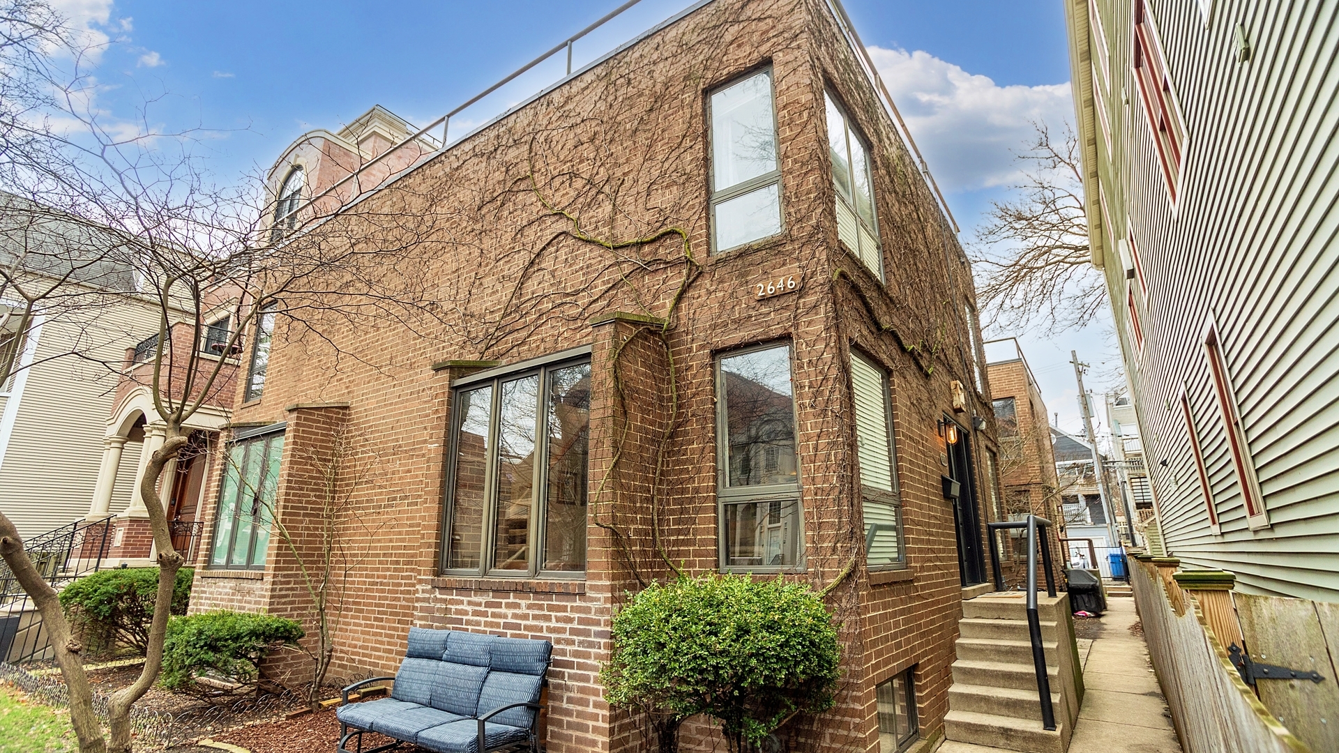 2646 N WAYNE Avenue Unit: A
