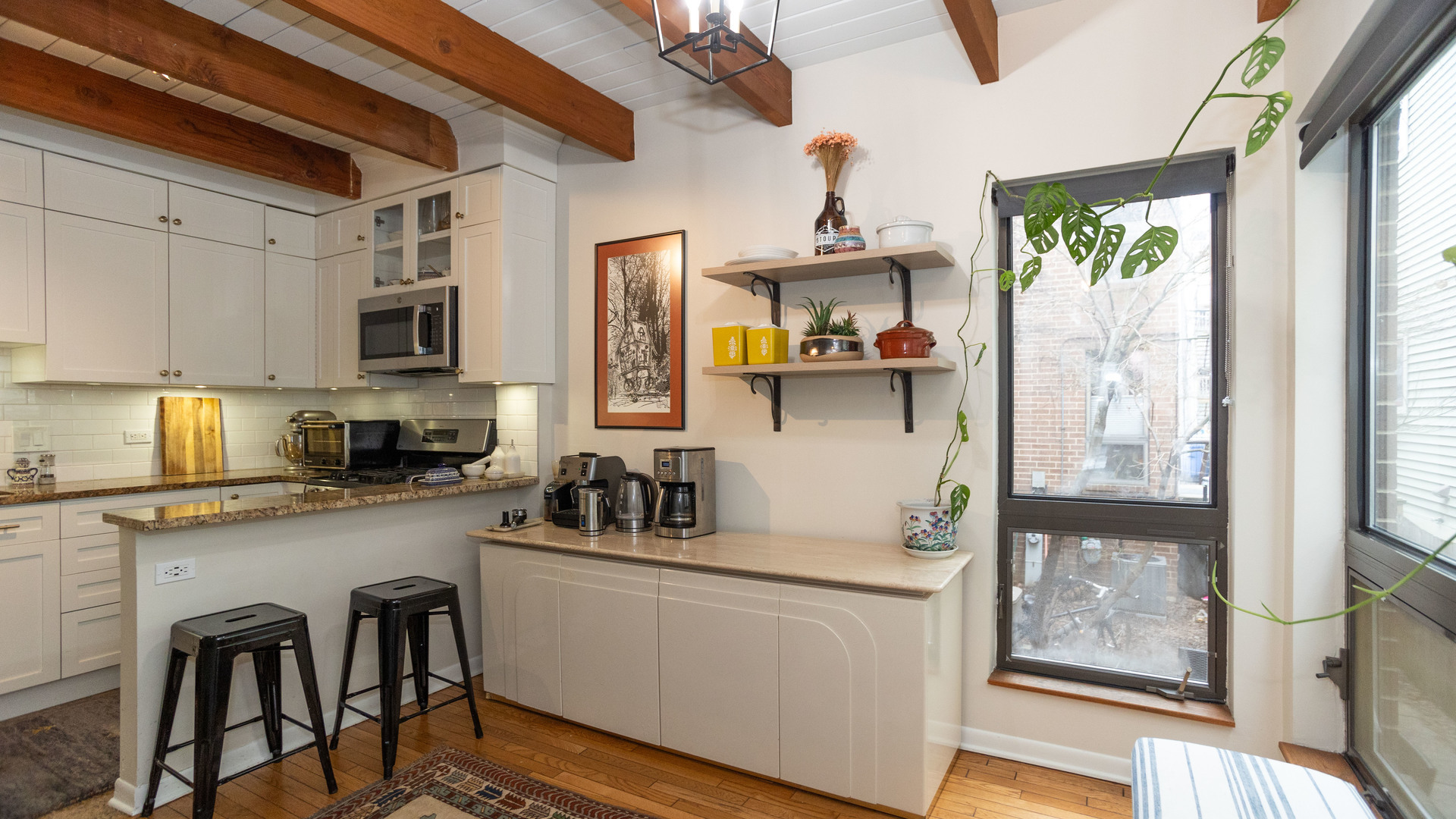 2646 N WAYNE Avenue Unit: A