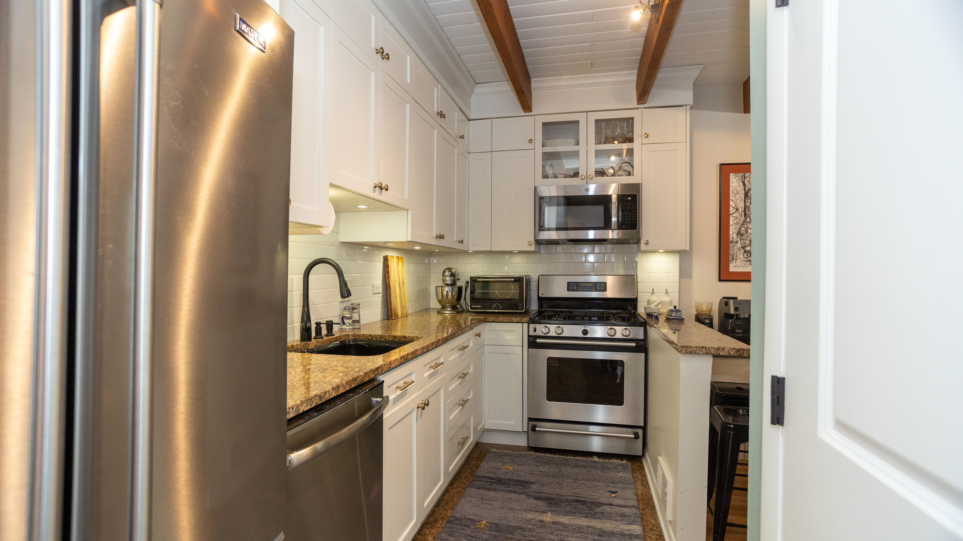 2646 N WAYNE Avenue Unit: A