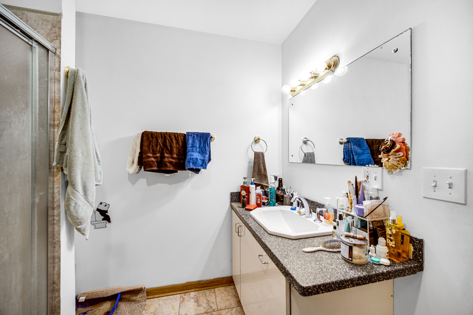 1420 N Western Avenue Unit: 2F