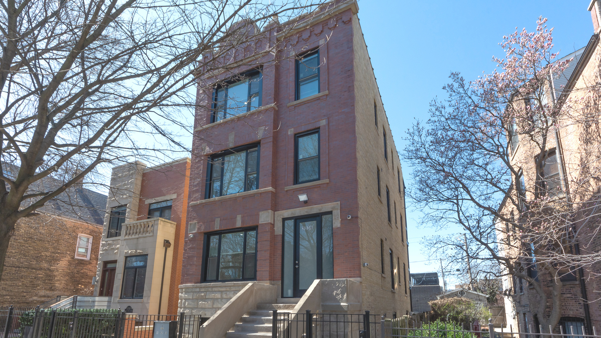 2036 N Hoyne Avenue Unit: 1
